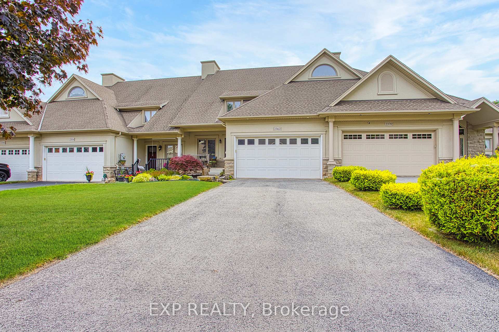 Photo 3 of 2362 Walker Court, Niagara Falls, Stamford — HOMEH