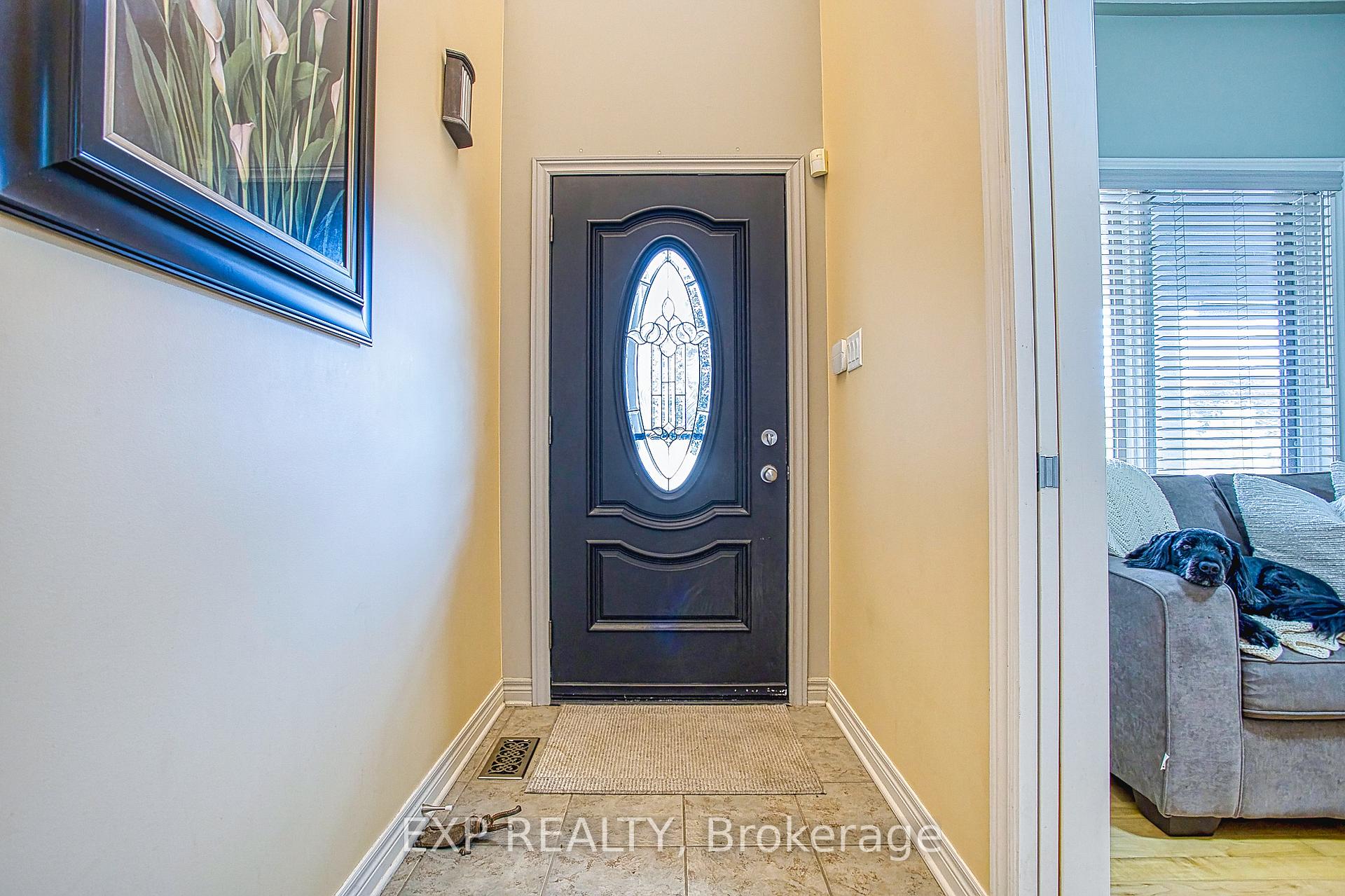 Photo 5 of 2362 Walker Court, Niagara Falls, Stamford — HOMEH
