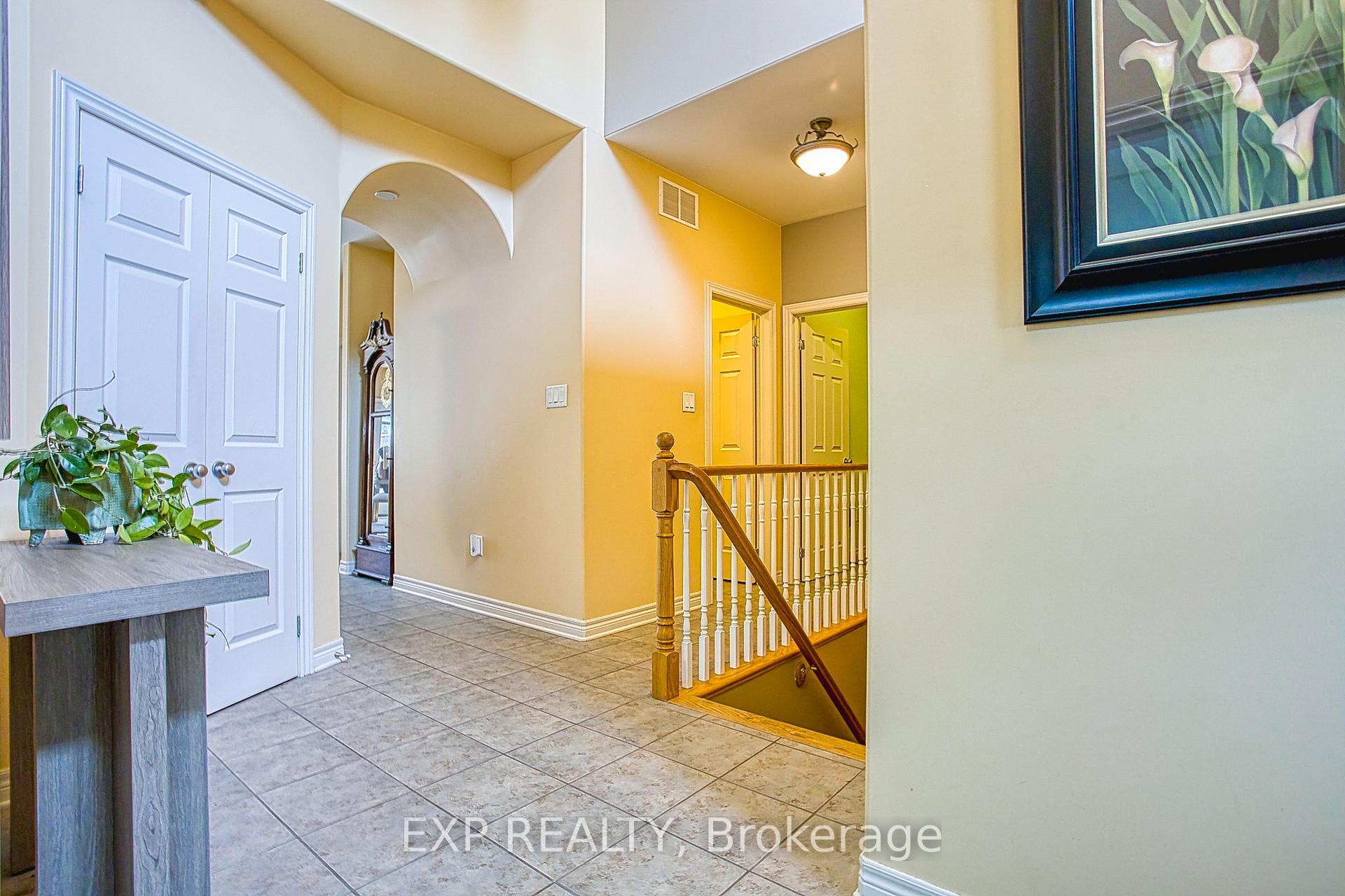 Photo 6 of 2362 Walker Court, Niagara Falls, Stamford — HOMEH