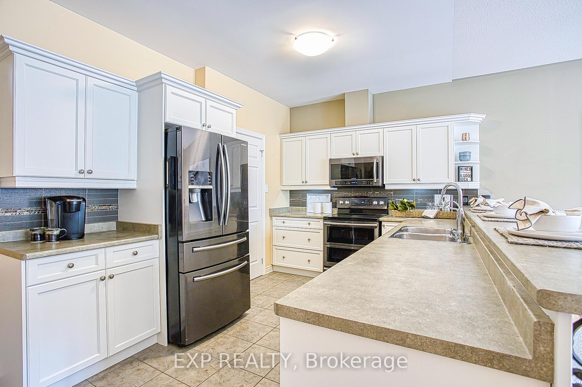 Photo 12 of 2362 Walker Court, Niagara Falls, Stamford — HOMEH