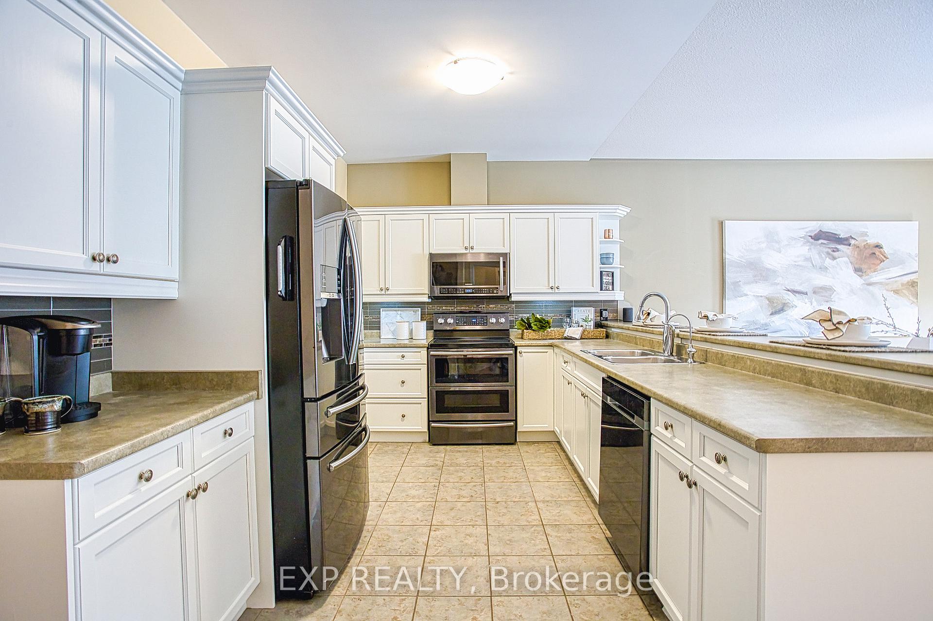 Photo 13 of 2362 Walker Court, Niagara Falls, Stamford — HOMEH