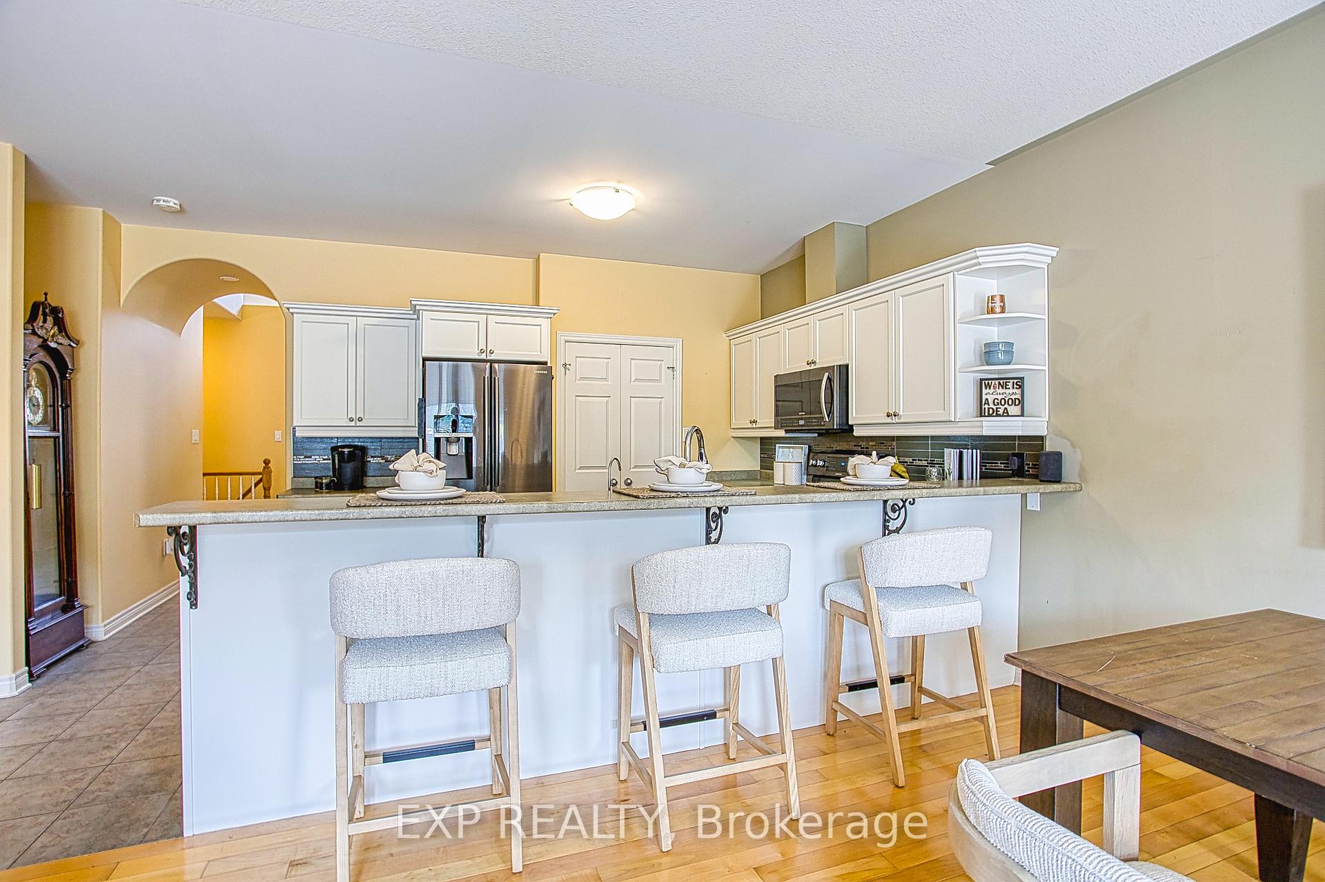 Photo 14 of 2362 Walker Court, Niagara Falls, Stamford — HOMEH