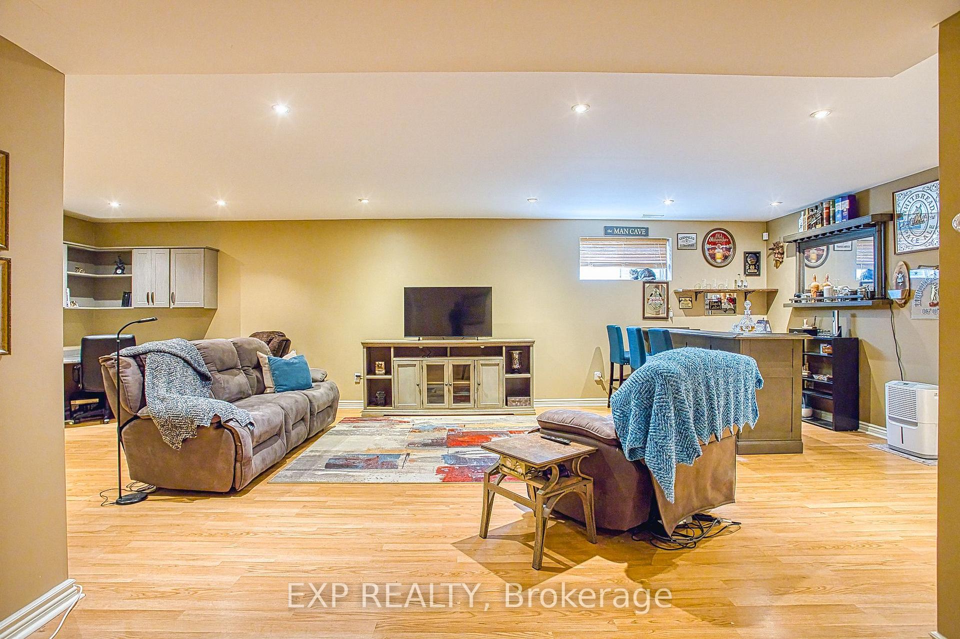 Photo 25 of 2362 Walker Court, Niagara Falls, Stamford — HOMEH