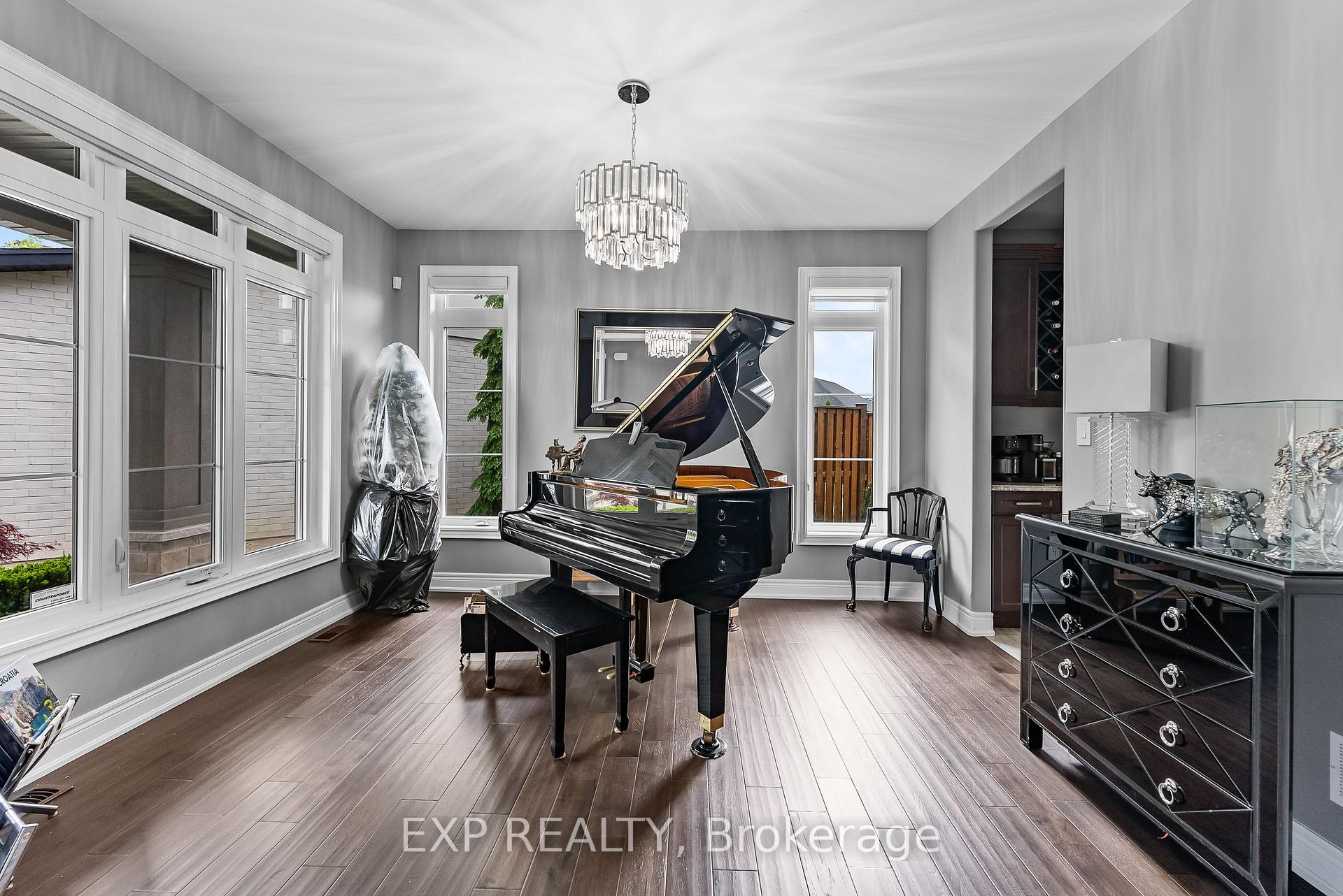 Photo 5 of 7691 Willey Street, Niagara Falls, Oldfield — HOMEH