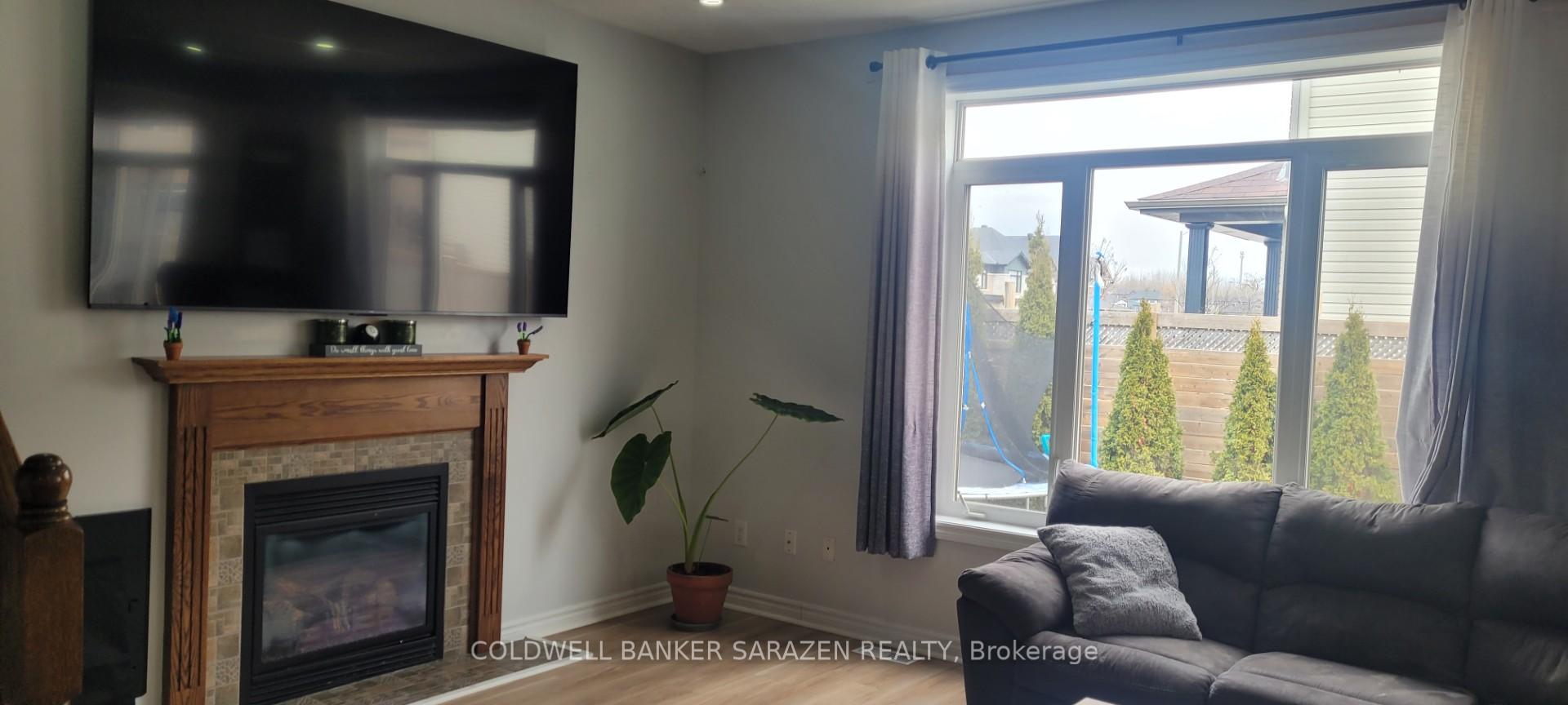 Photo 4 of 306 Saddleridge Drive, Ottawa, Mer Bleue/Bradley Estates/Anderson Park — HOMEH