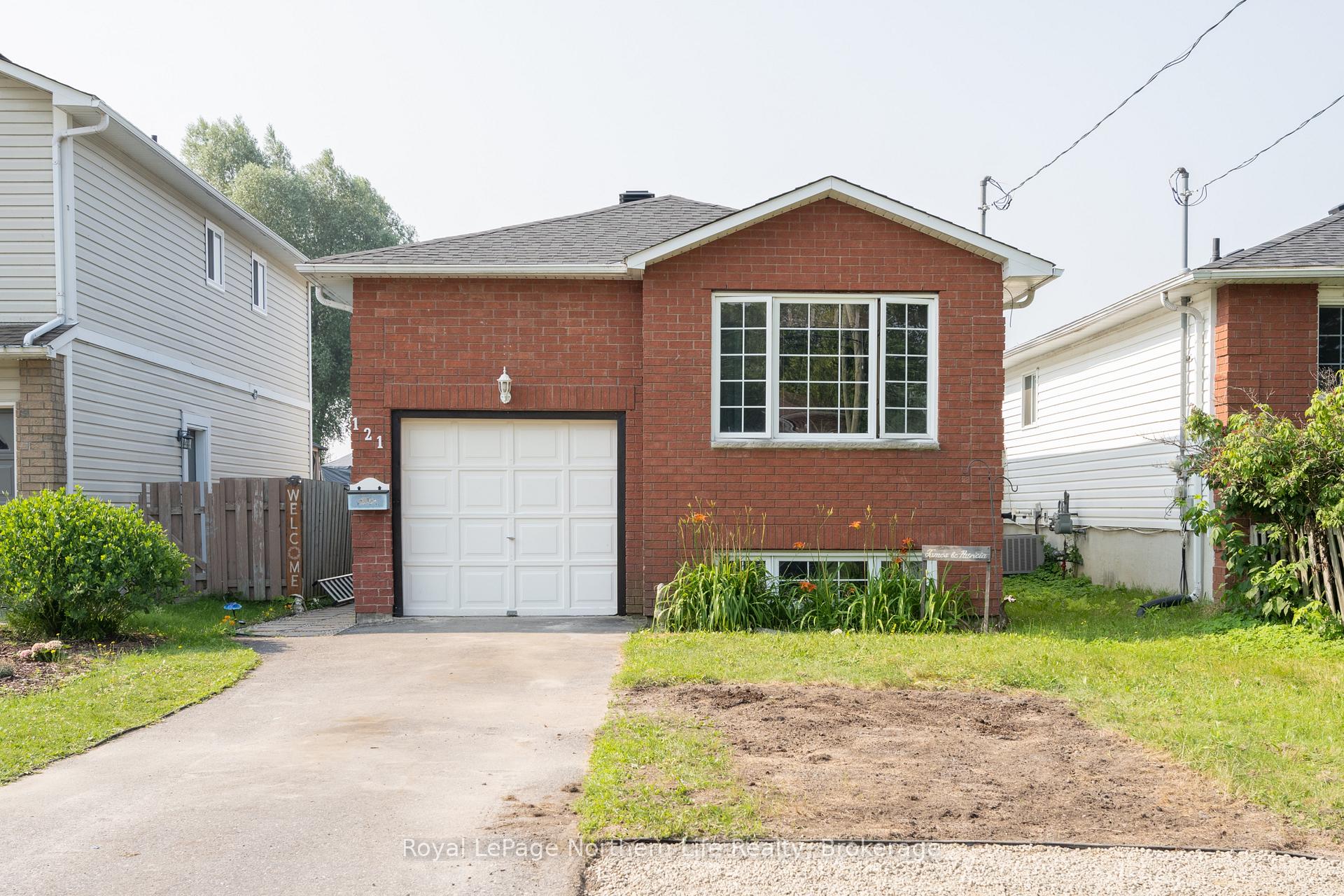 Front of 121 Circle Lake Road