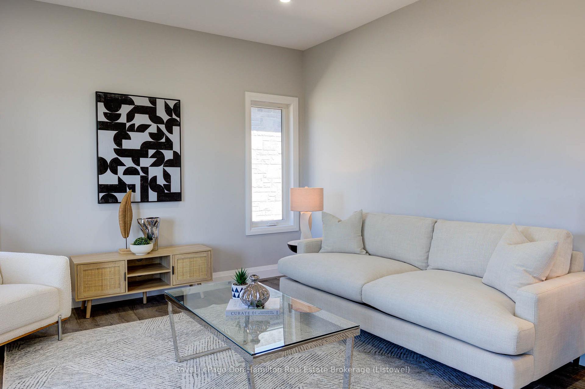 Photo 7 of 272 Queen Street S, North Perth, Elma — HOMEH