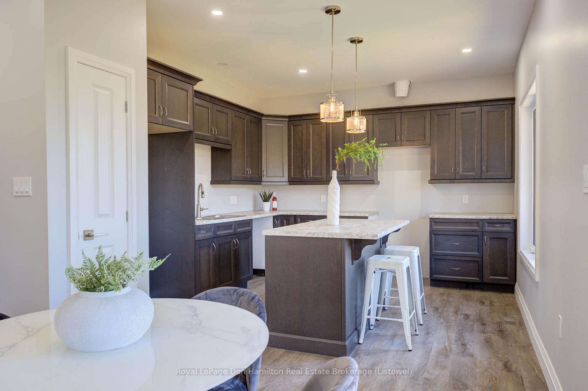 Photo 11 of 272 Queen Street S, North Perth, Elma — HOMEH
