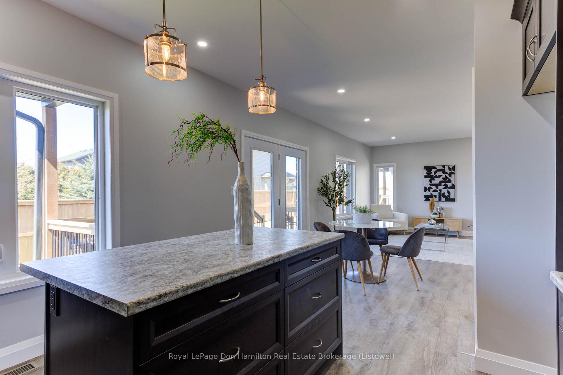 Photo 16 of 272 Queen Street S, North Perth, Elma — HOMEH