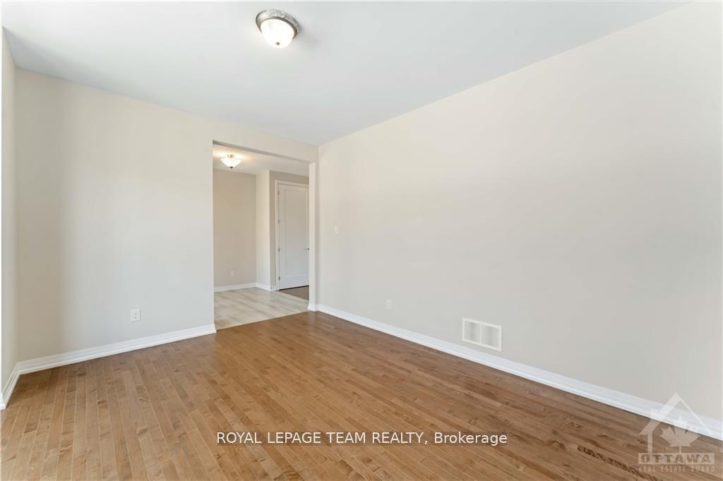 Photo 3 of 838 Mercier Crescent S, Ottawa, Chapel Hill South - Orleans Village — HOMEH