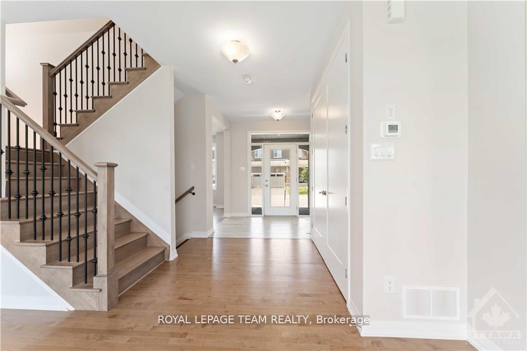 Photo 4 of 838 Mercier Crescent S, Ottawa, Chapel Hill South - Orleans Village — HOMEH