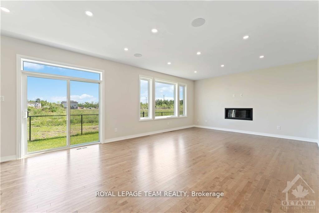 Photo 9 of 838 Mercier Crescent S, Ottawa, Chapel Hill South - Orleans Village — HOMEH