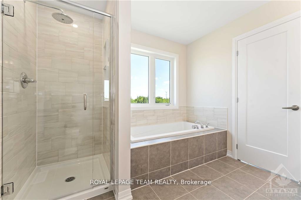 Photo 13 of 838 Mercier Crescent S, Ottawa, Chapel Hill South - Orleans Village — HOMEH