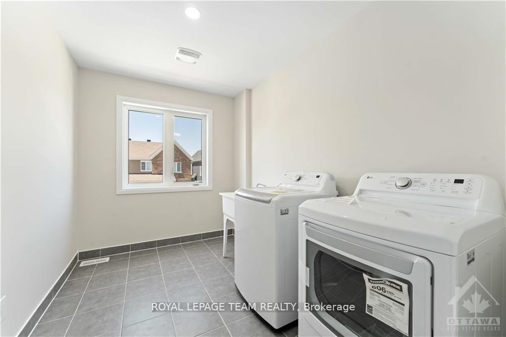 Photo 18 of 838 Mercier Crescent S, Ottawa, Chapel Hill South - Orleans Village — HOMEH