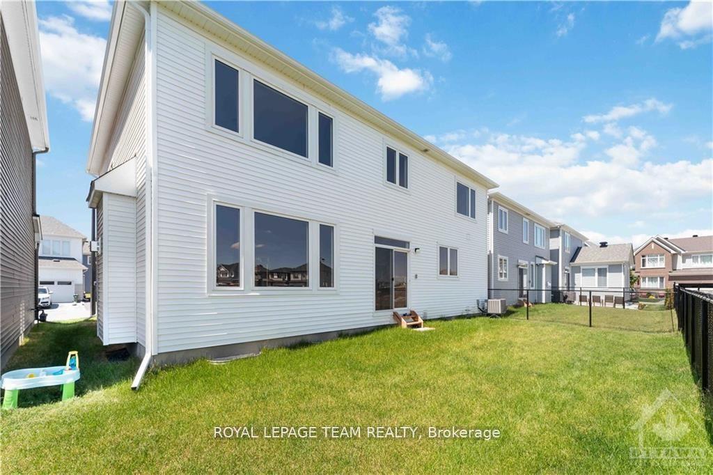 Photo 23 of 838 Mercier Crescent S, Ottawa, Chapel Hill South - Orleans Village — HOMEH