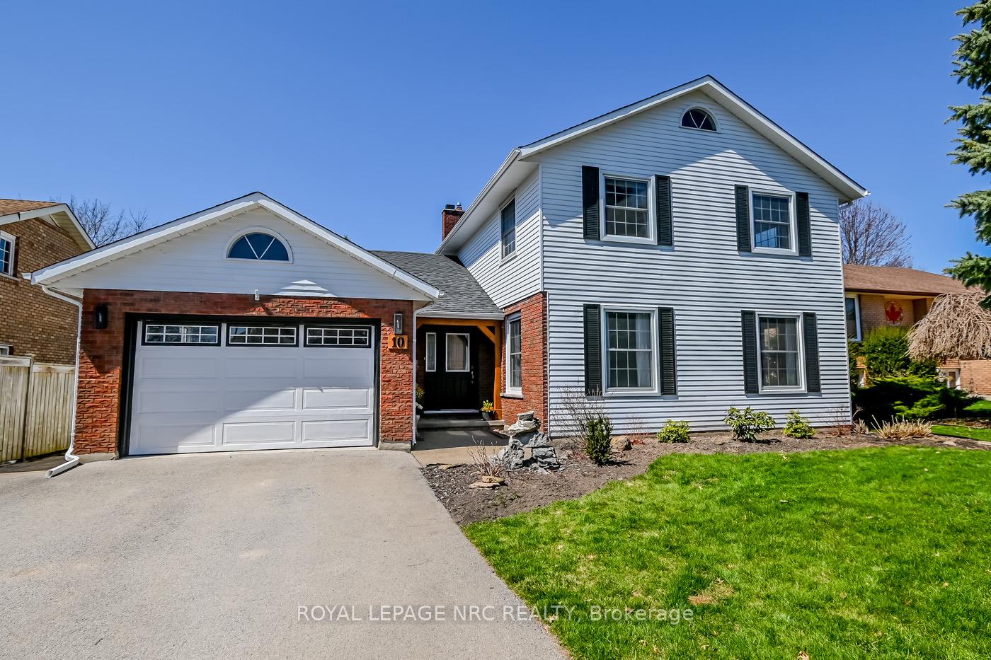 Photo 1 of 10 Vinemount Drive, Pelham, Fonthill — HOMEH