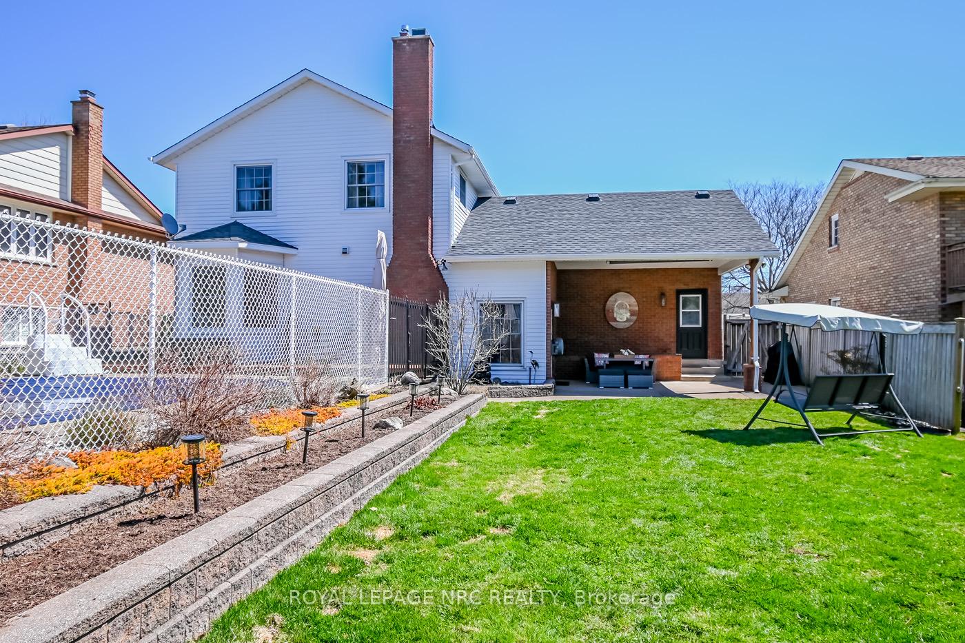 Photo 6 of 10 Vinemount Drive, Pelham, Fonthill — HOMEH
