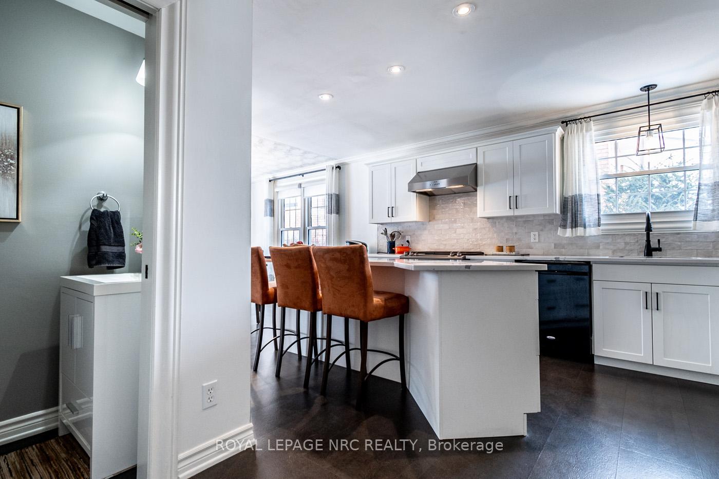 Photo 9 of 10 Vinemount Drive, Pelham, Fonthill — HOMEH