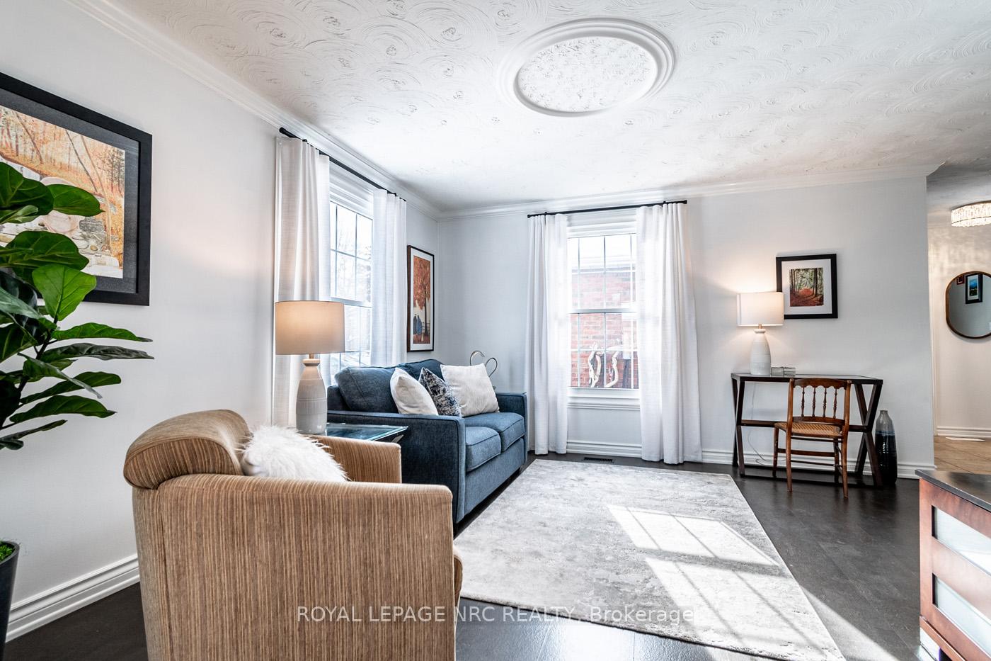 Photo 10 of 10 Vinemount Drive, Pelham, Fonthill — HOMEH