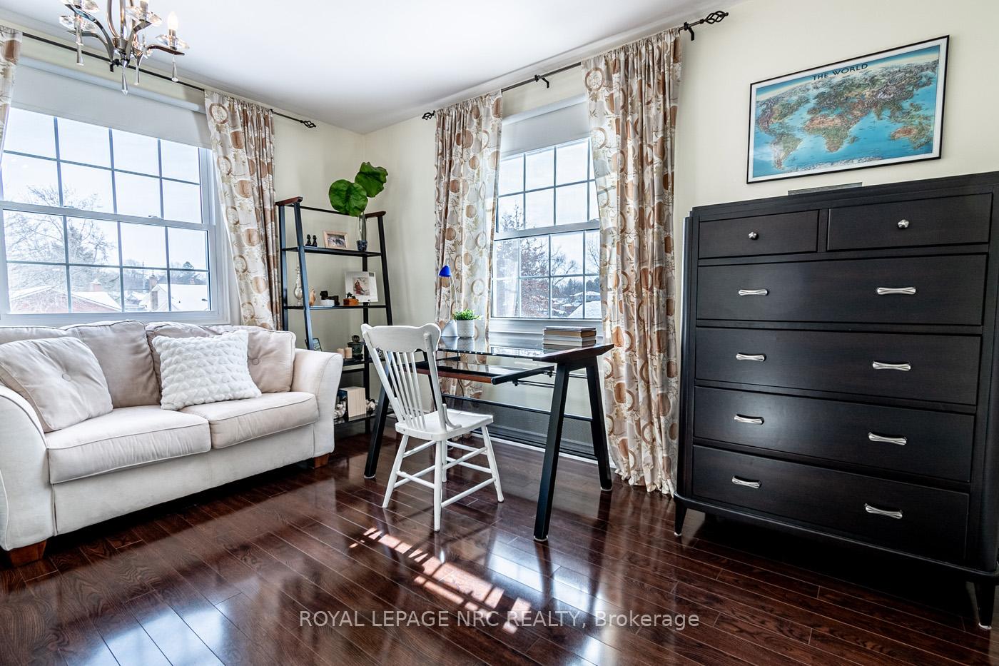 Photo 14 of 10 Vinemount Drive, Pelham, Fonthill — HOMEH