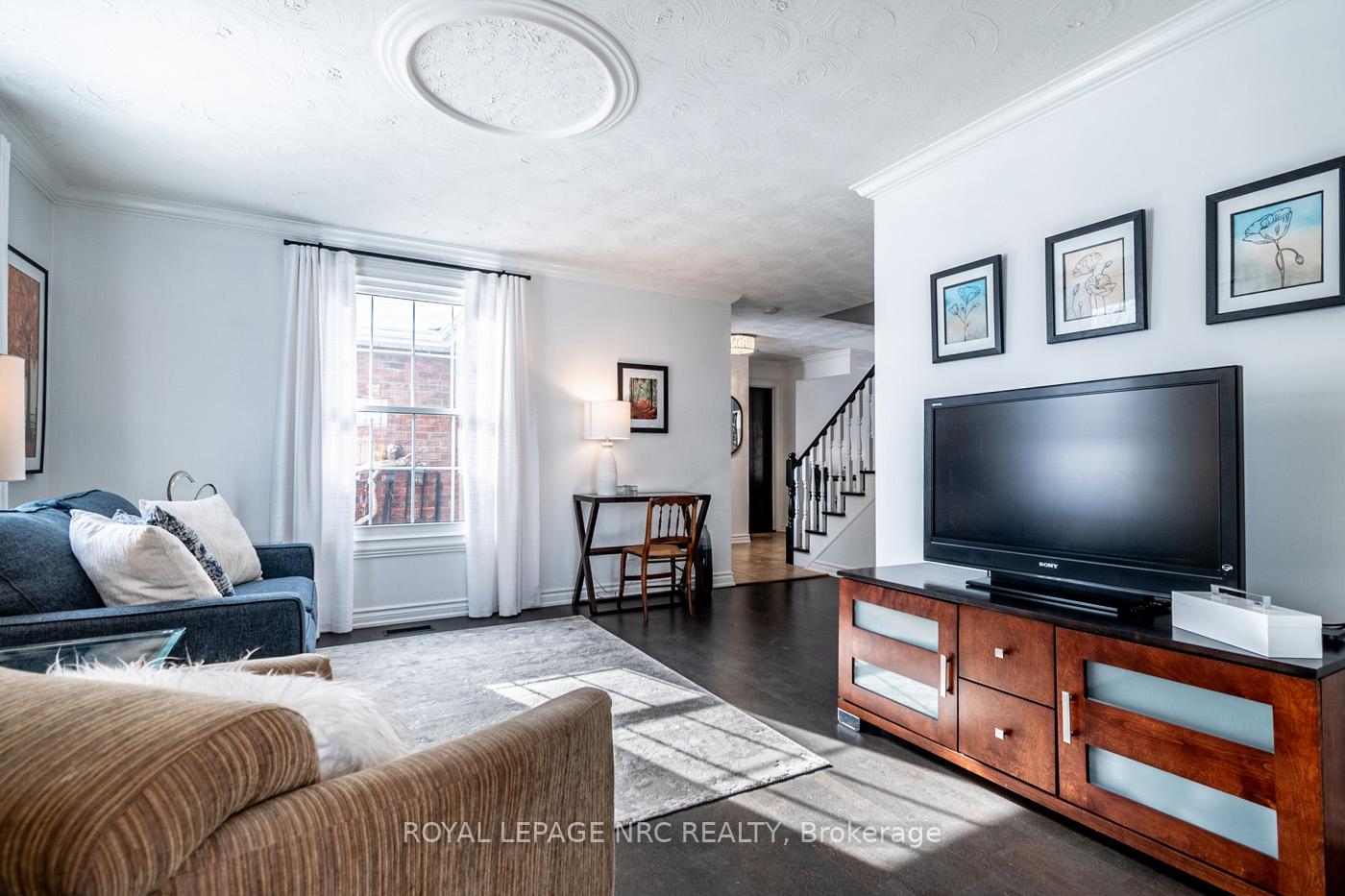 Photo 16 of 10 Vinemount Drive, Pelham, Fonthill — HOMEH