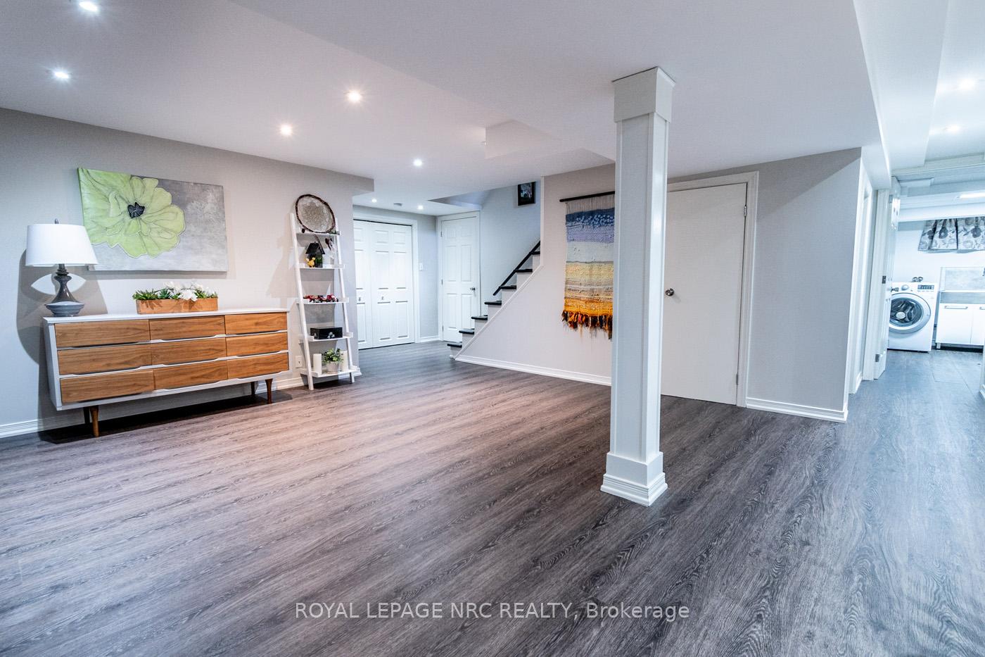 Photo 24 of 10 Vinemount Drive, Pelham, Fonthill — HOMEH
