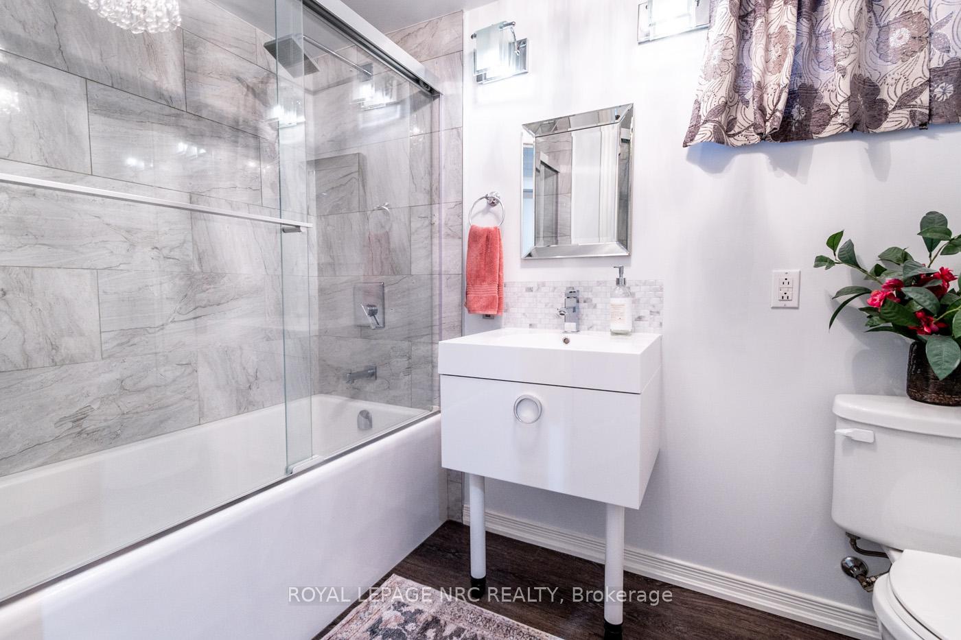 Photo 26 of 10 Vinemount Drive, Pelham, Fonthill — HOMEH