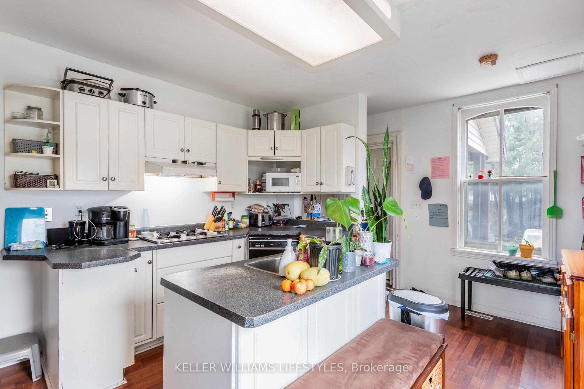 Photo 11 of 167 Broadway Street, North Middlesex, Parkhill — HOMEH