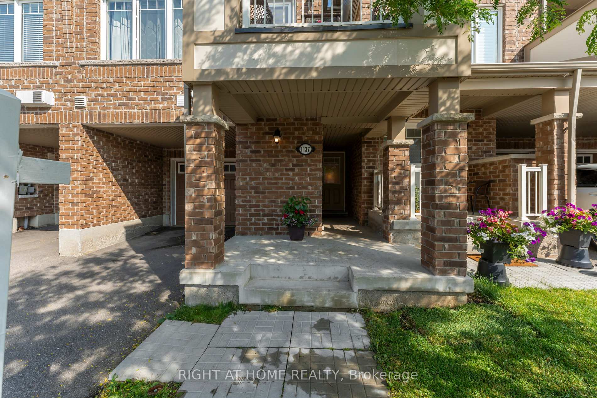 Photo 5 of 1137 Duignan Crescent, Milton, Ford — HOMEH