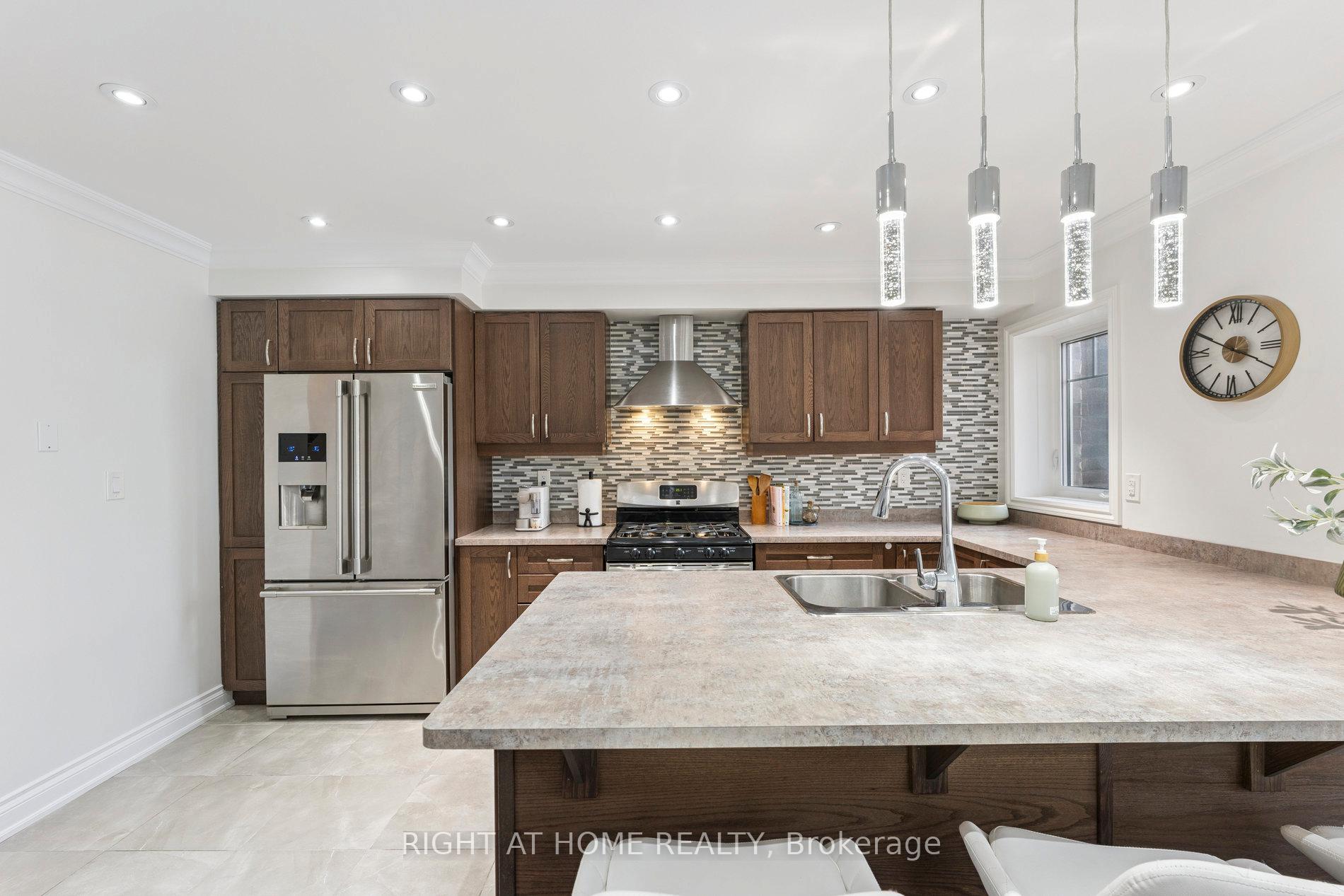 Photo 32 of 1137 Duignan Crescent, Milton, Ford — HOMEH