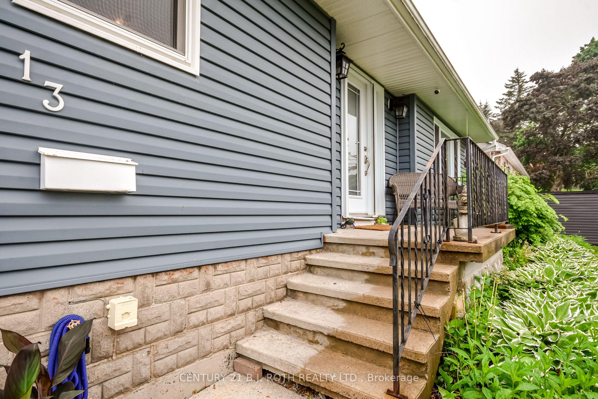 Photo 3 of 13 Fitton Heights, Orillia — HOMEH