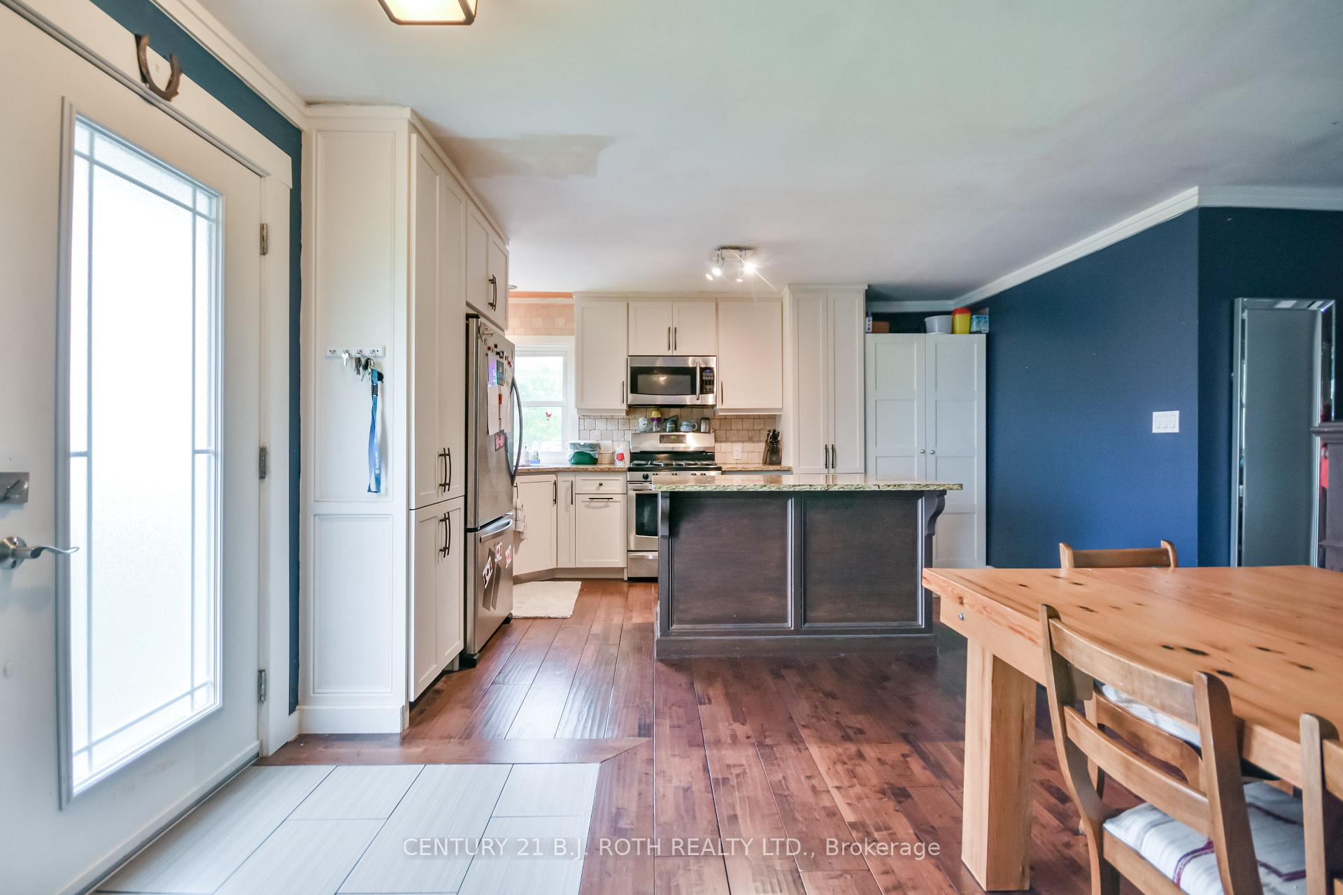 Photo 4 of 13 Fitton Heights, Orillia — HOMEH