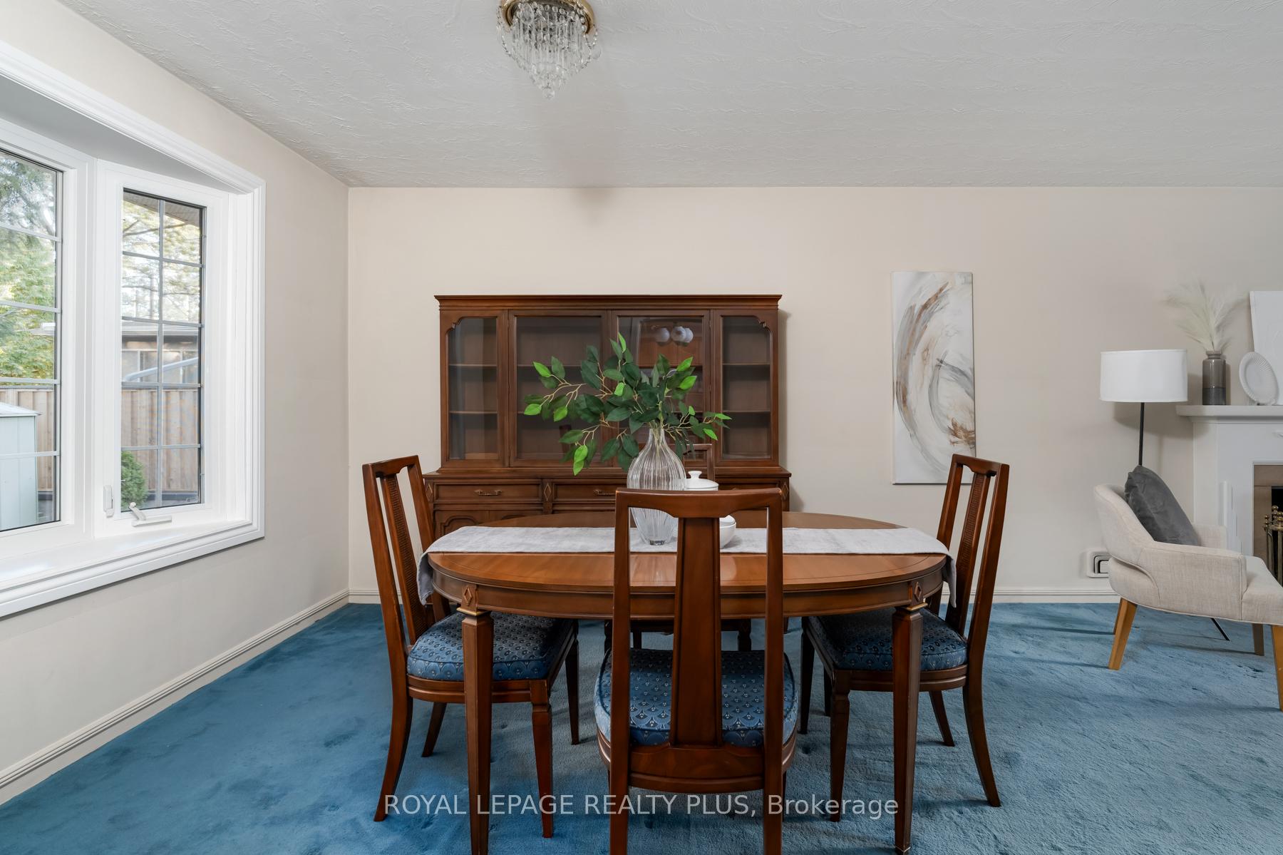 Photo 8 of 935 Hedge Drive, Mississauga, Lakeview — HOMEH