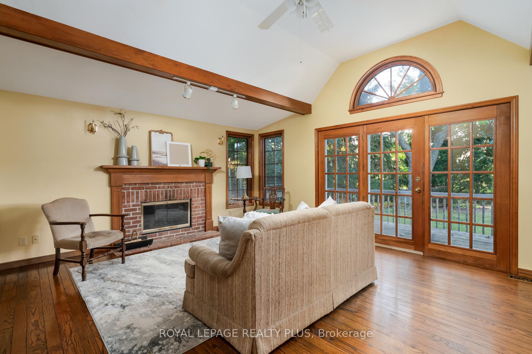 Photo 17 of 935 Hedge Drive, Mississauga, Lakeview — HOMEH
