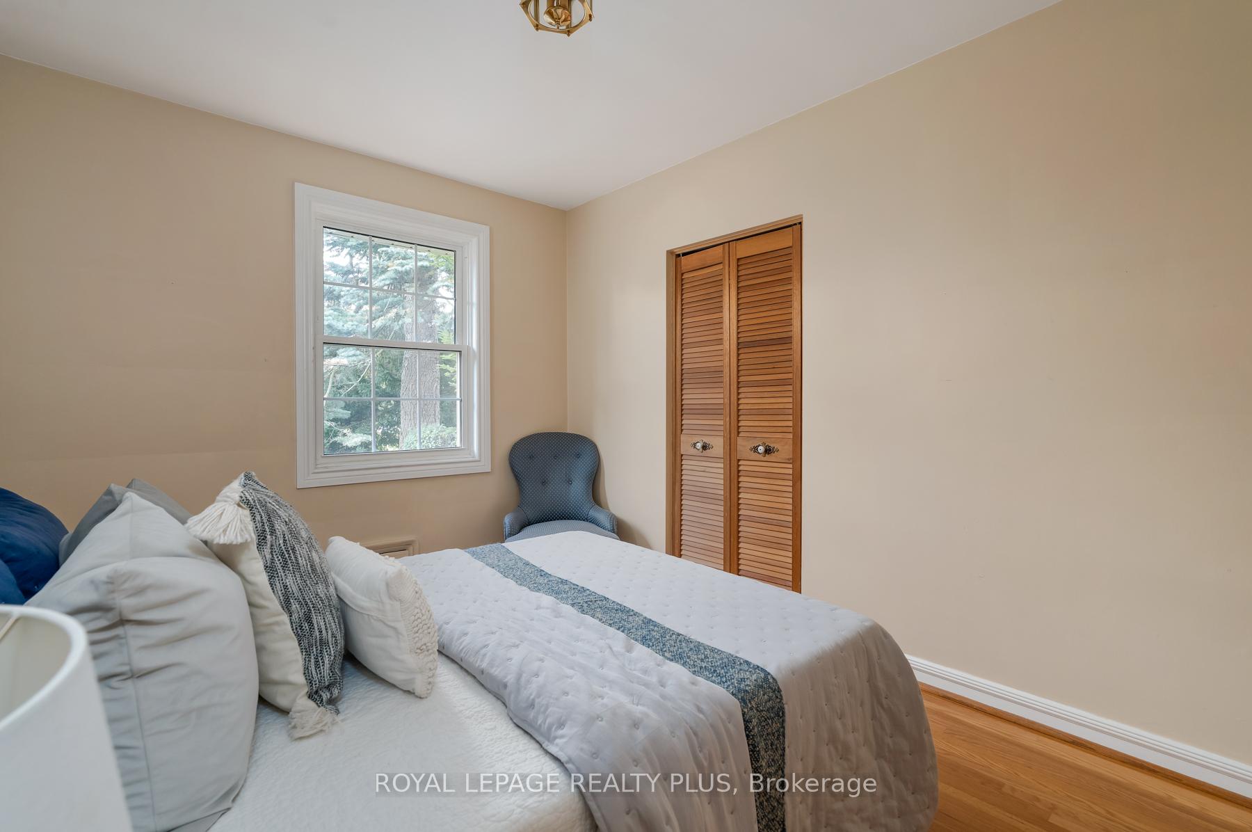 Photo 30 of 935 Hedge Drive, Mississauga, Lakeview — HOMEH