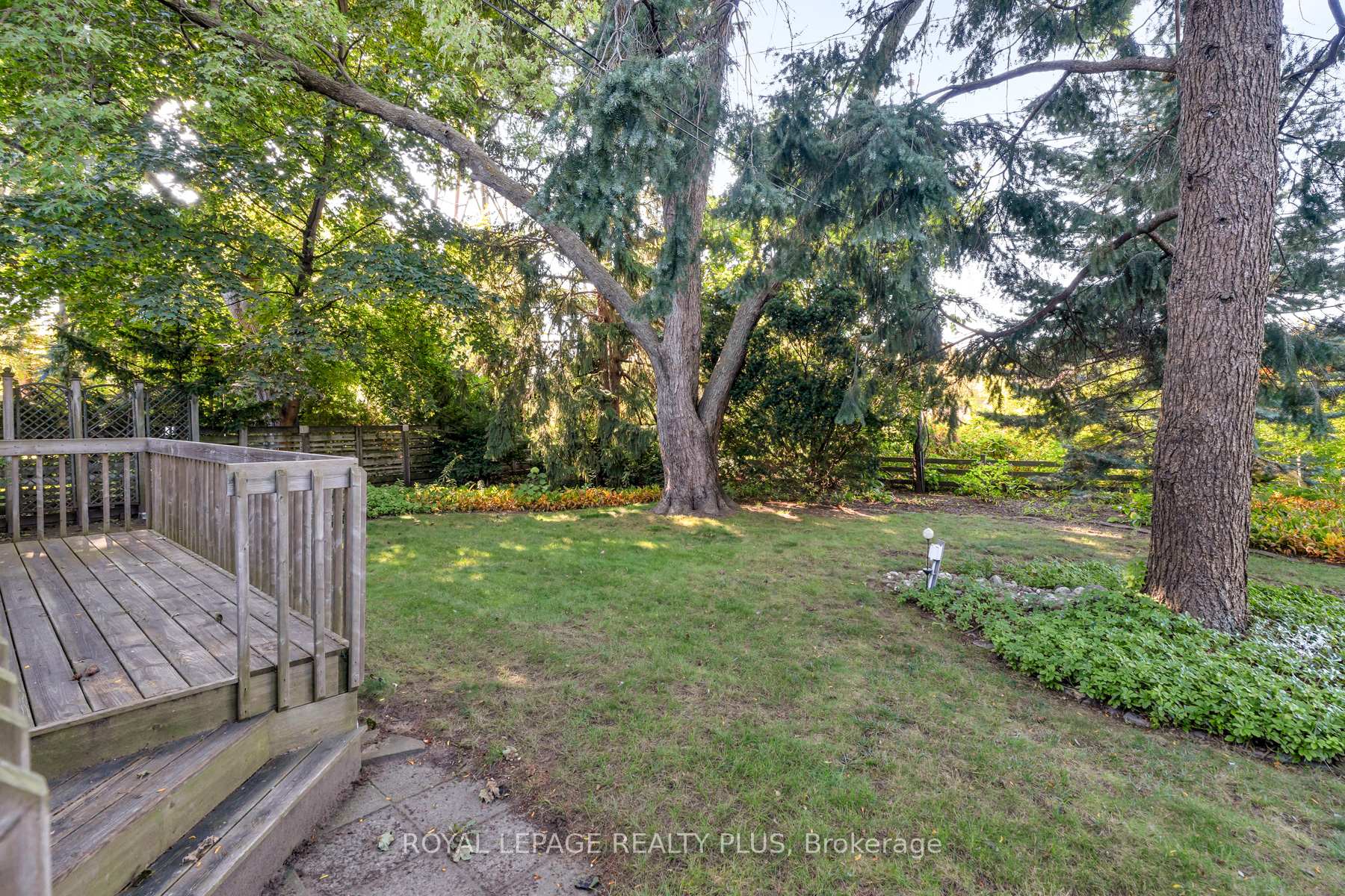 Photo 38 of 935 Hedge Drive, Mississauga, Lakeview — HOMEH
