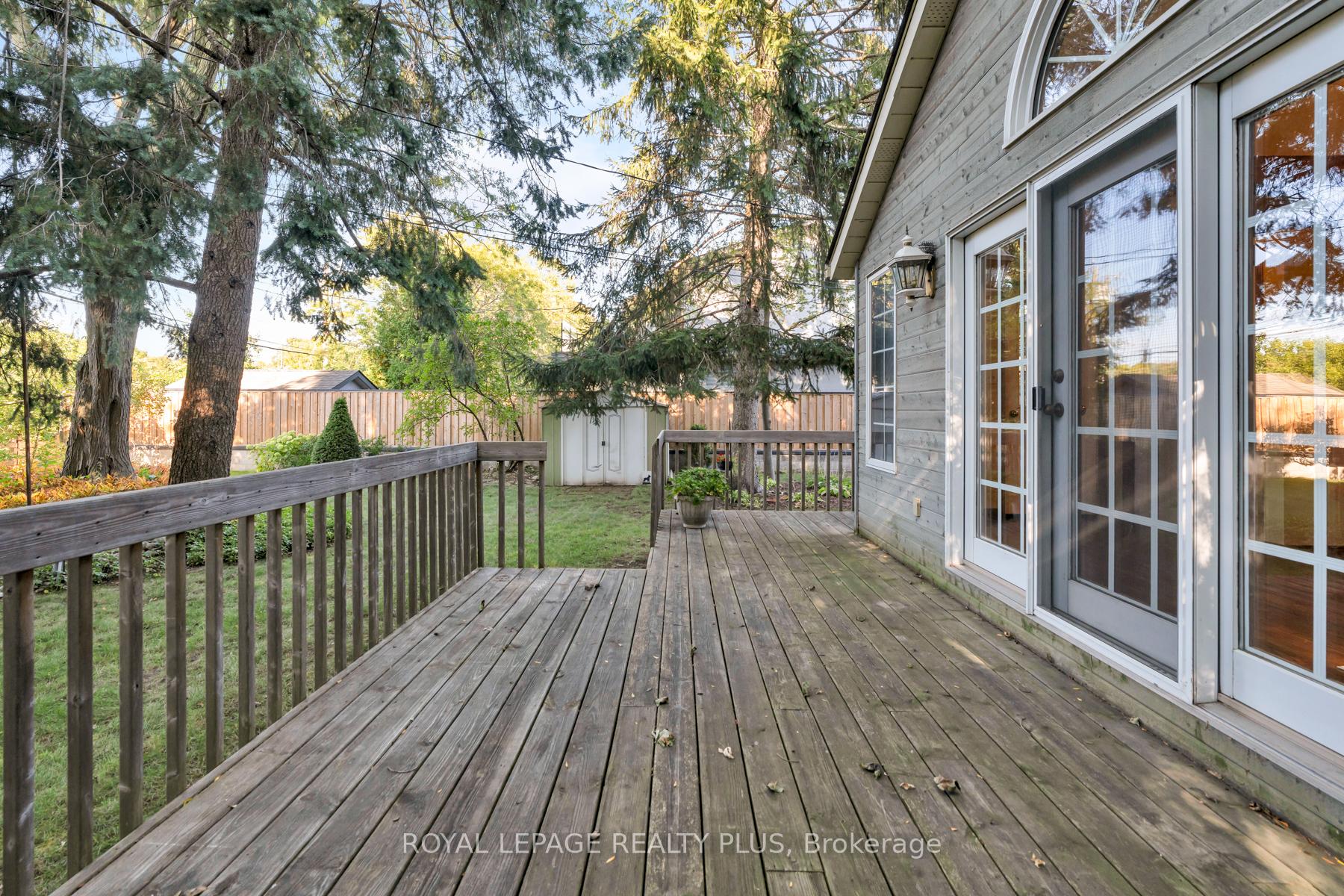 Photo 42 of 935 Hedge Drive, Mississauga, Lakeview — HOMEH