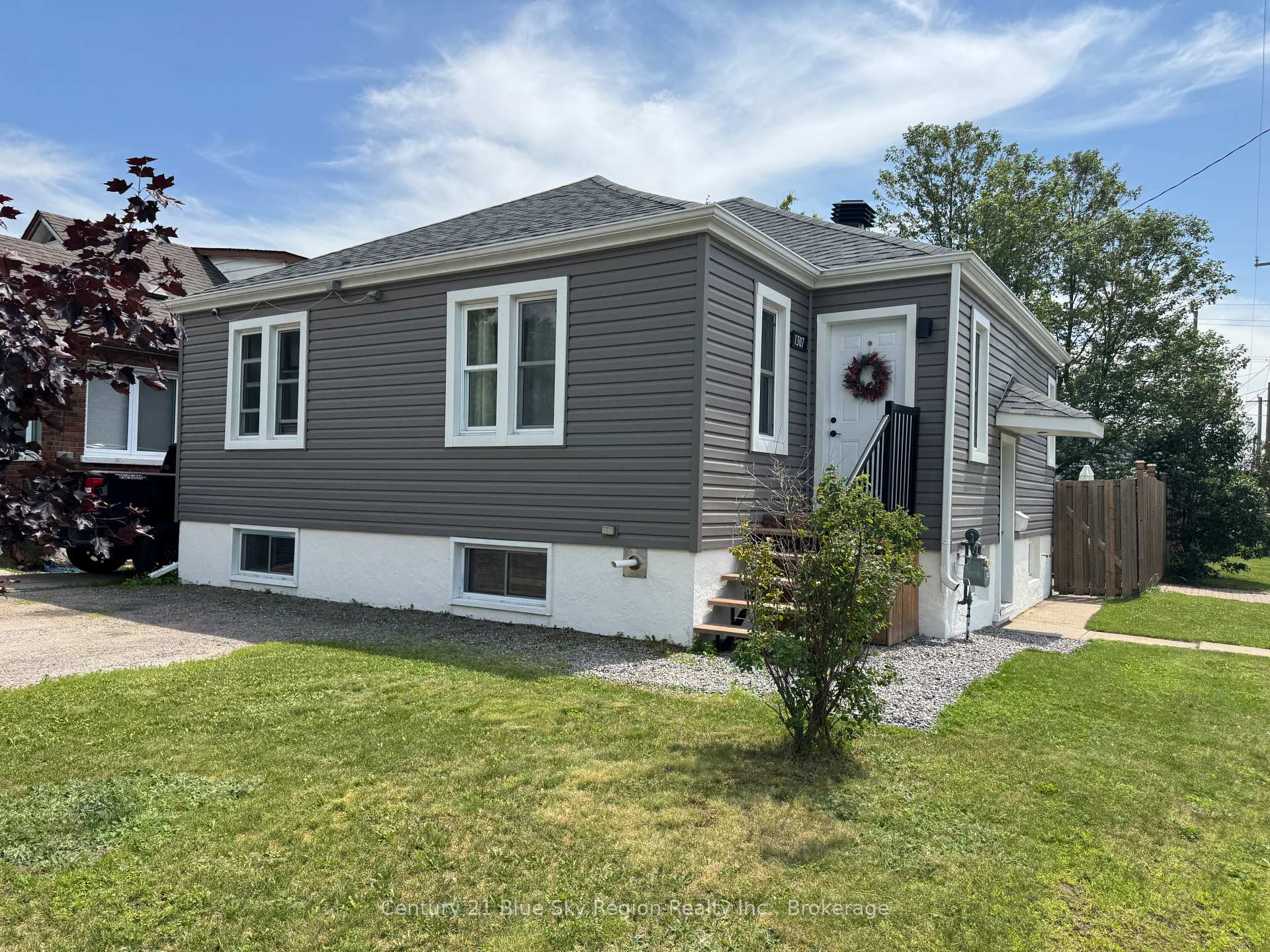 Front of 1307 Dale Avenue