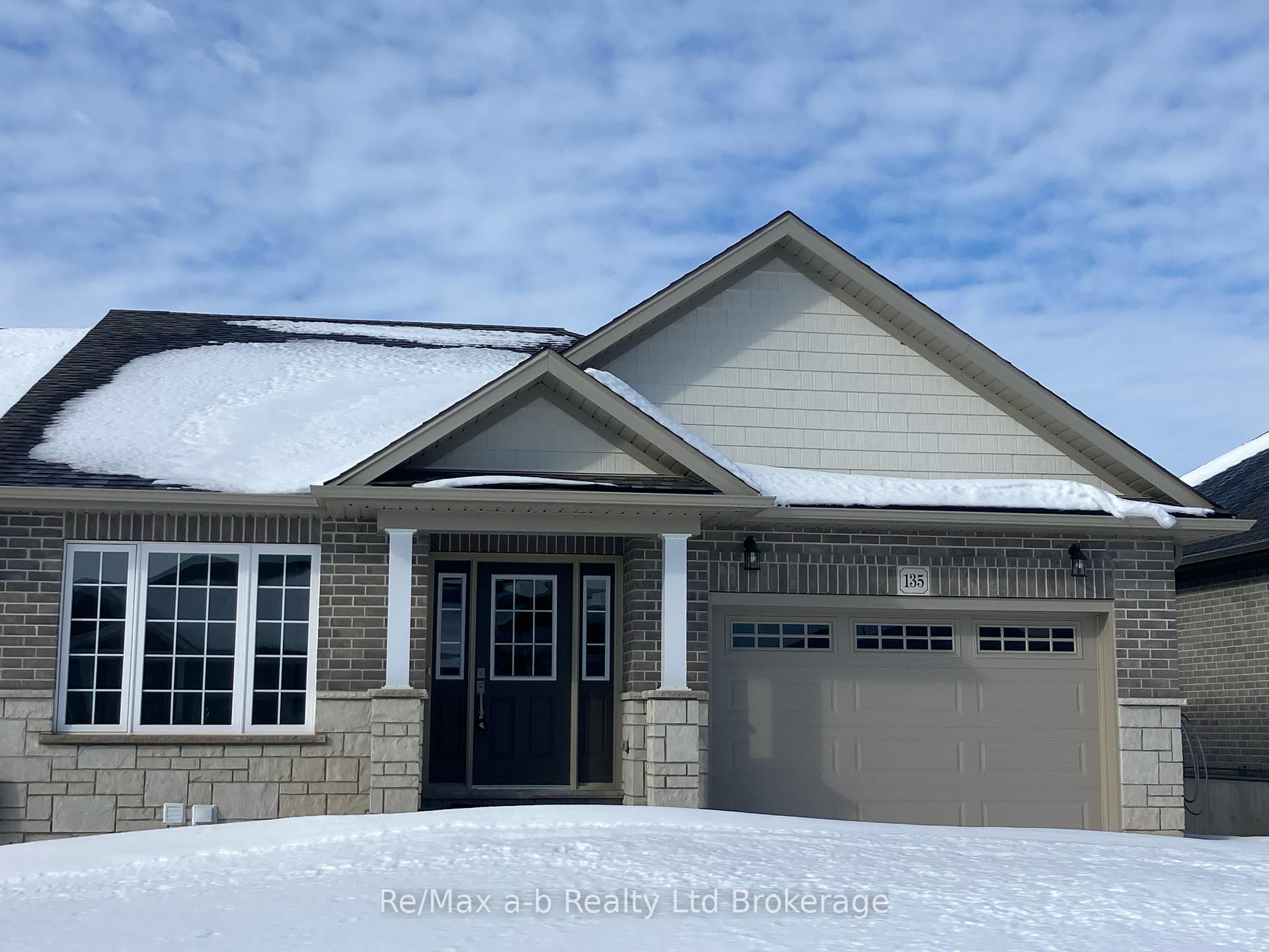 Front of 135 Lossing Drive N