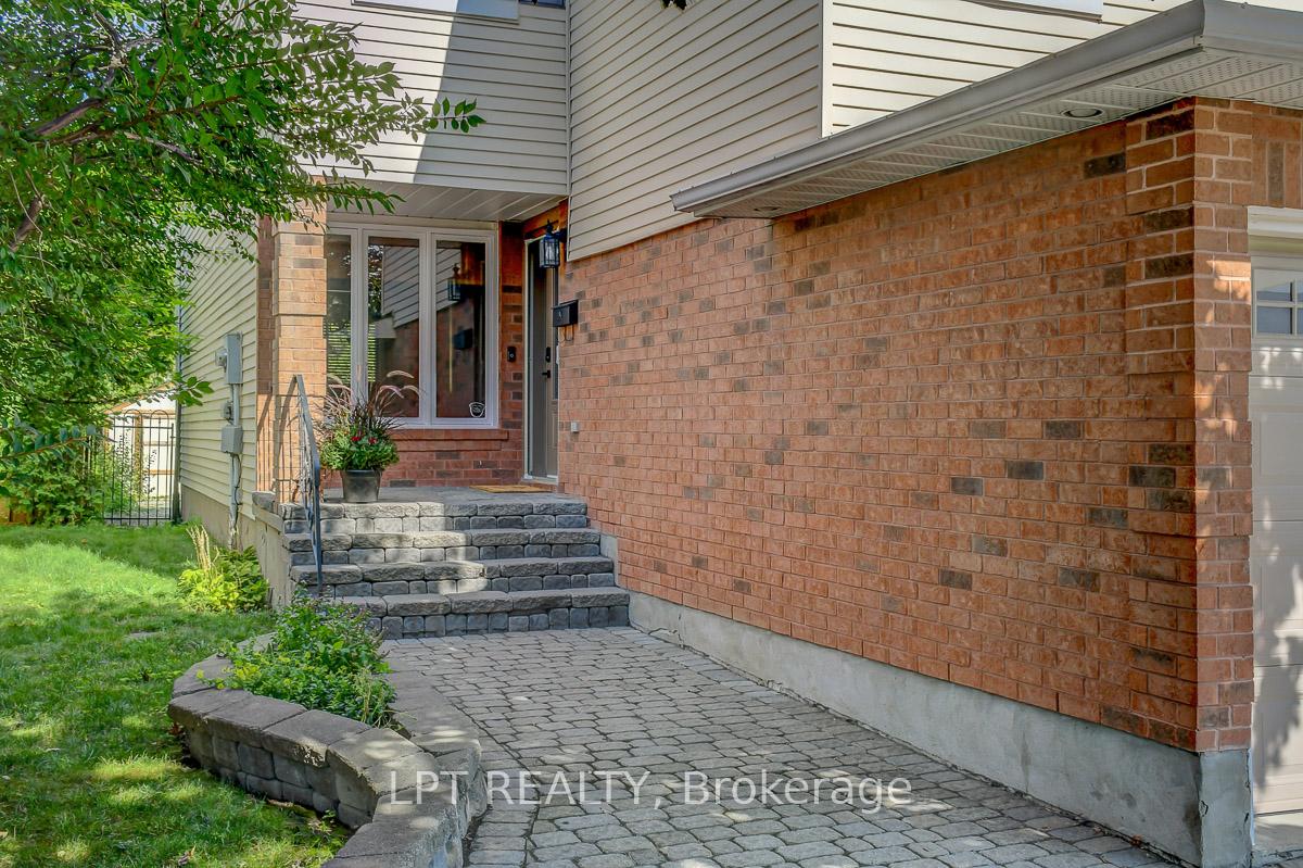 Photo 2 of 611 Tourelle Drive, Ottawa, Fallingbrook/Gardenway South — HOMEH