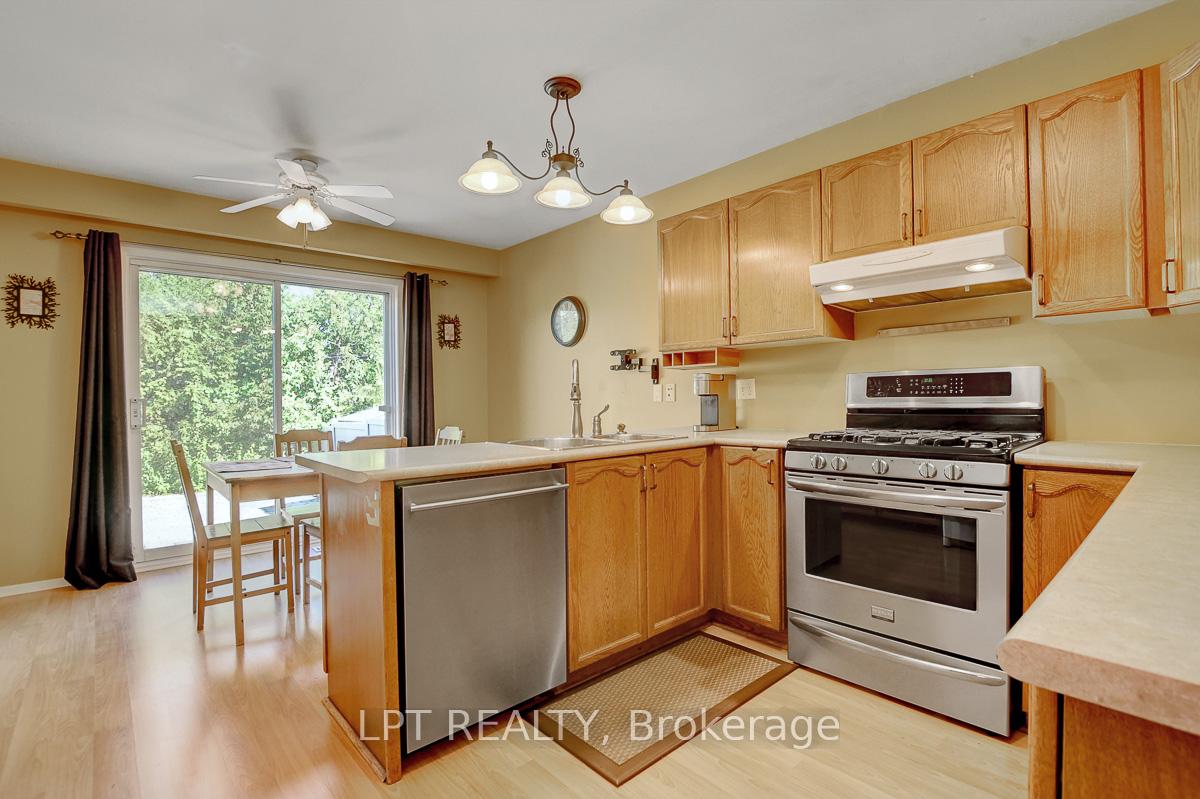 Photo 11 of 611 Tourelle Drive, Ottawa, Fallingbrook/Gardenway South — HOMEH