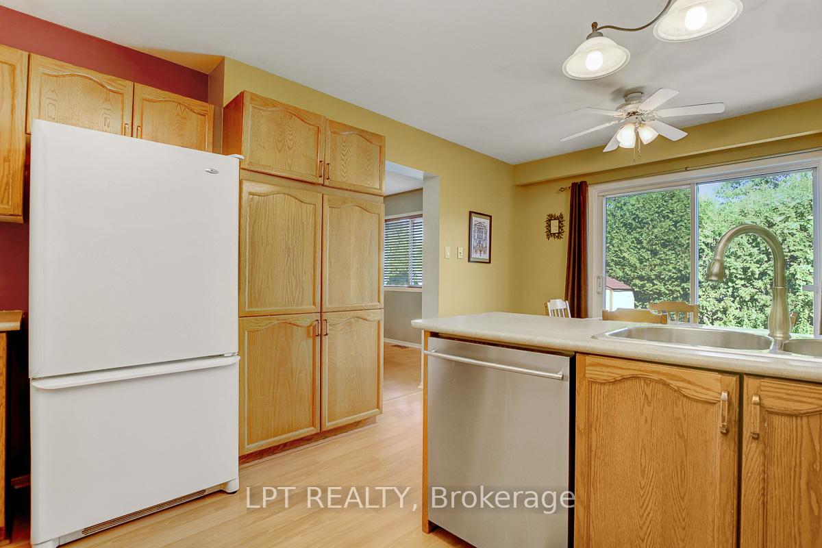 Photo 12 of 611 Tourelle Drive, Ottawa, Fallingbrook/Gardenway South — HOMEH