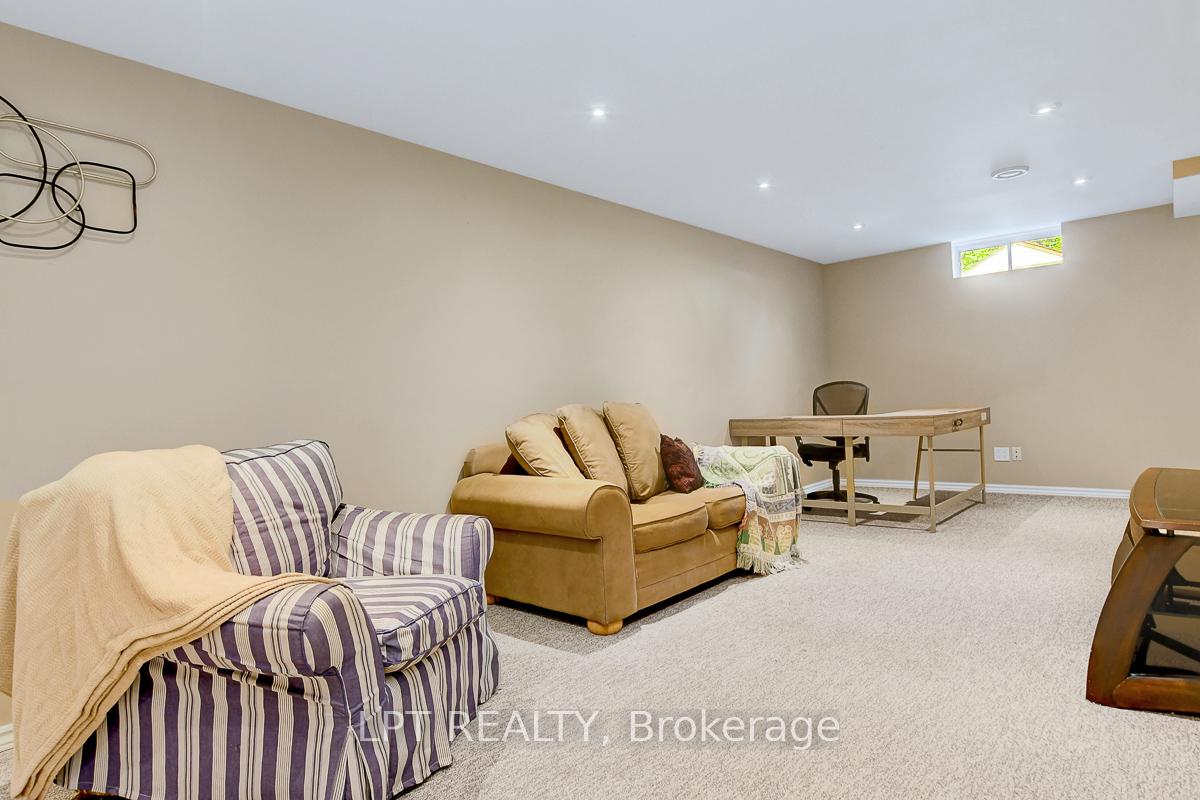 Photo 33 of 611 Tourelle Drive, Ottawa, Fallingbrook/Gardenway South — HOMEH