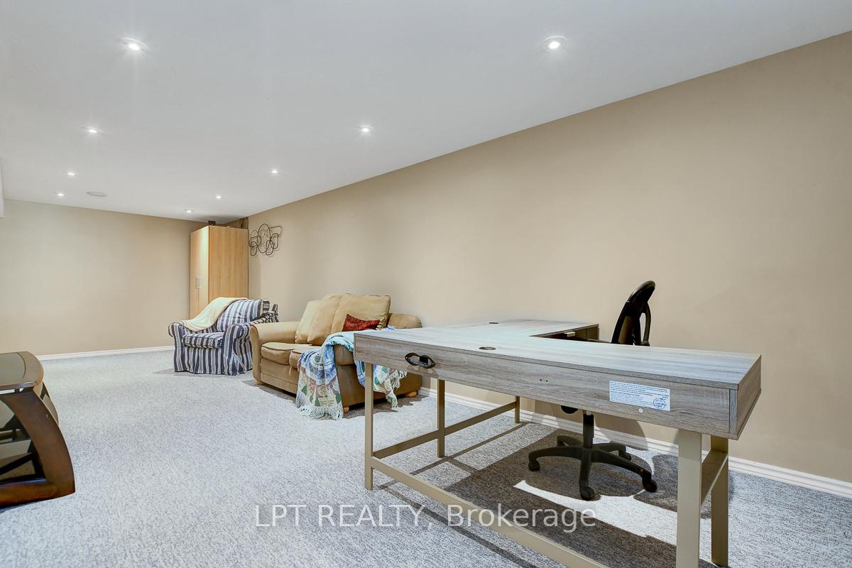 Photo 37 of 611 Tourelle Drive, Ottawa, Fallingbrook/Gardenway South — HOMEH