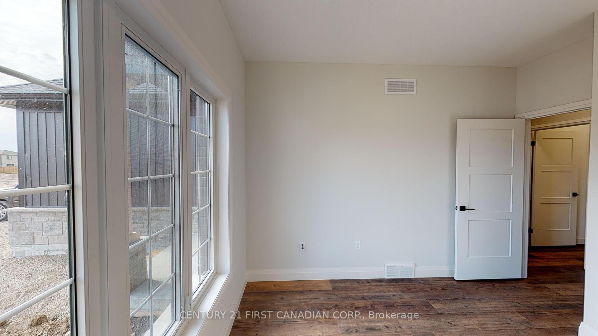 Photo 18 of 2 Postma Crescent, North Middlesex, Alisa Craig — HOMEH