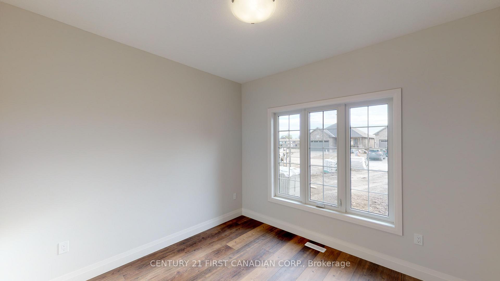 Photo 19 of 2 Postma Crescent, North Middlesex, Alisa Craig — HOMEH
