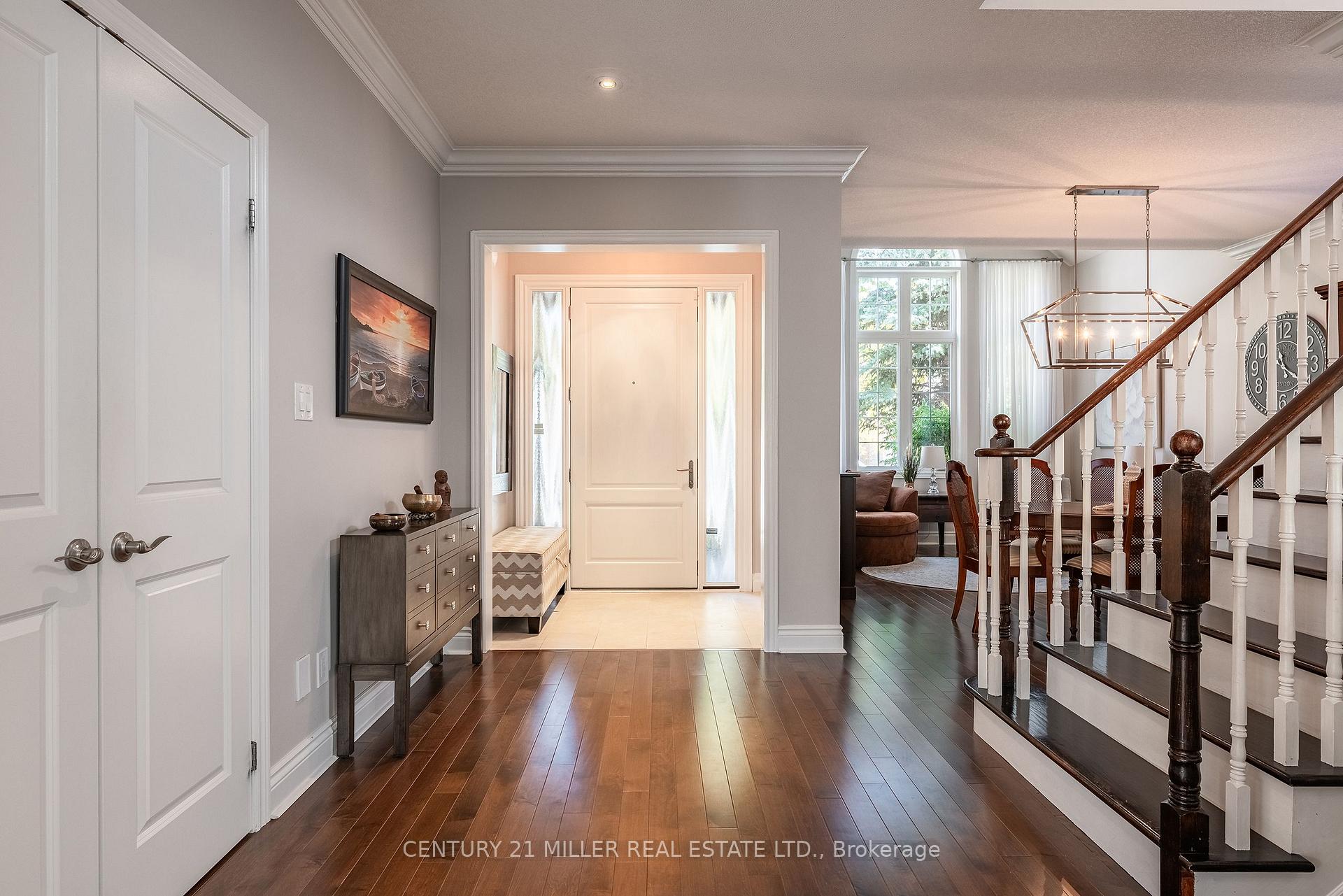 Photo 4 of 2124 Blackforest Crescent, Oakville, Westmount — HOMEH