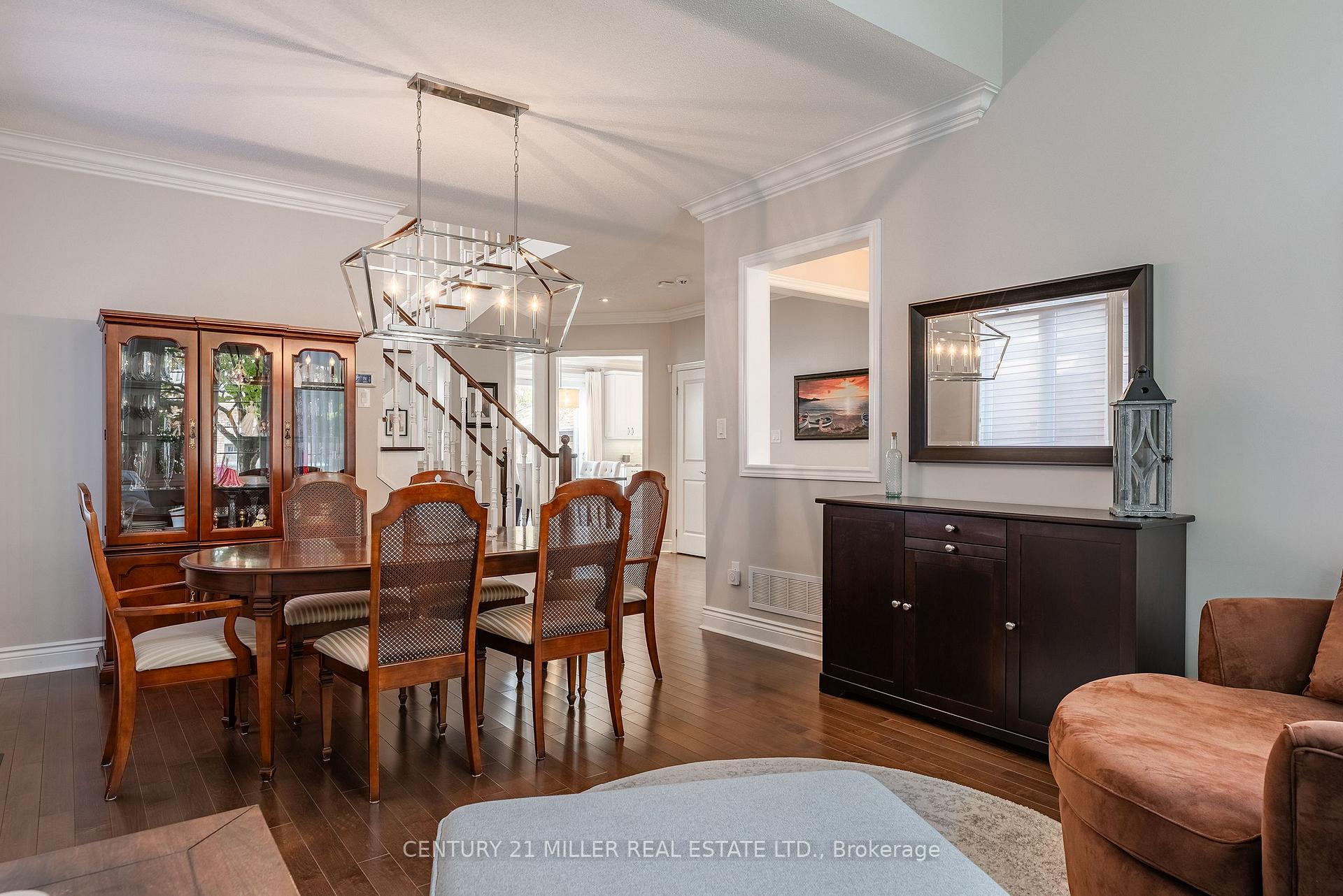 Photo 8 of 2124 Blackforest Crescent, Oakville, Westmount — HOMEH