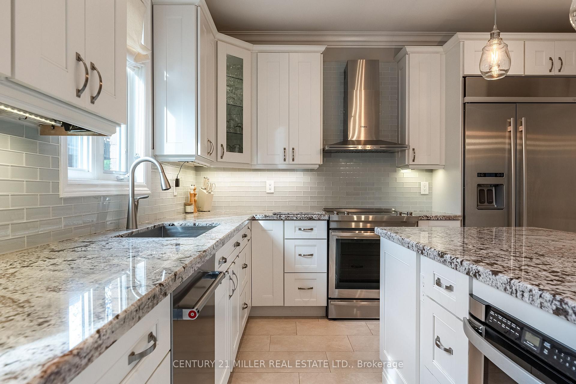 Photo 11 of 2124 Blackforest Crescent, Oakville, Westmount — HOMEH
