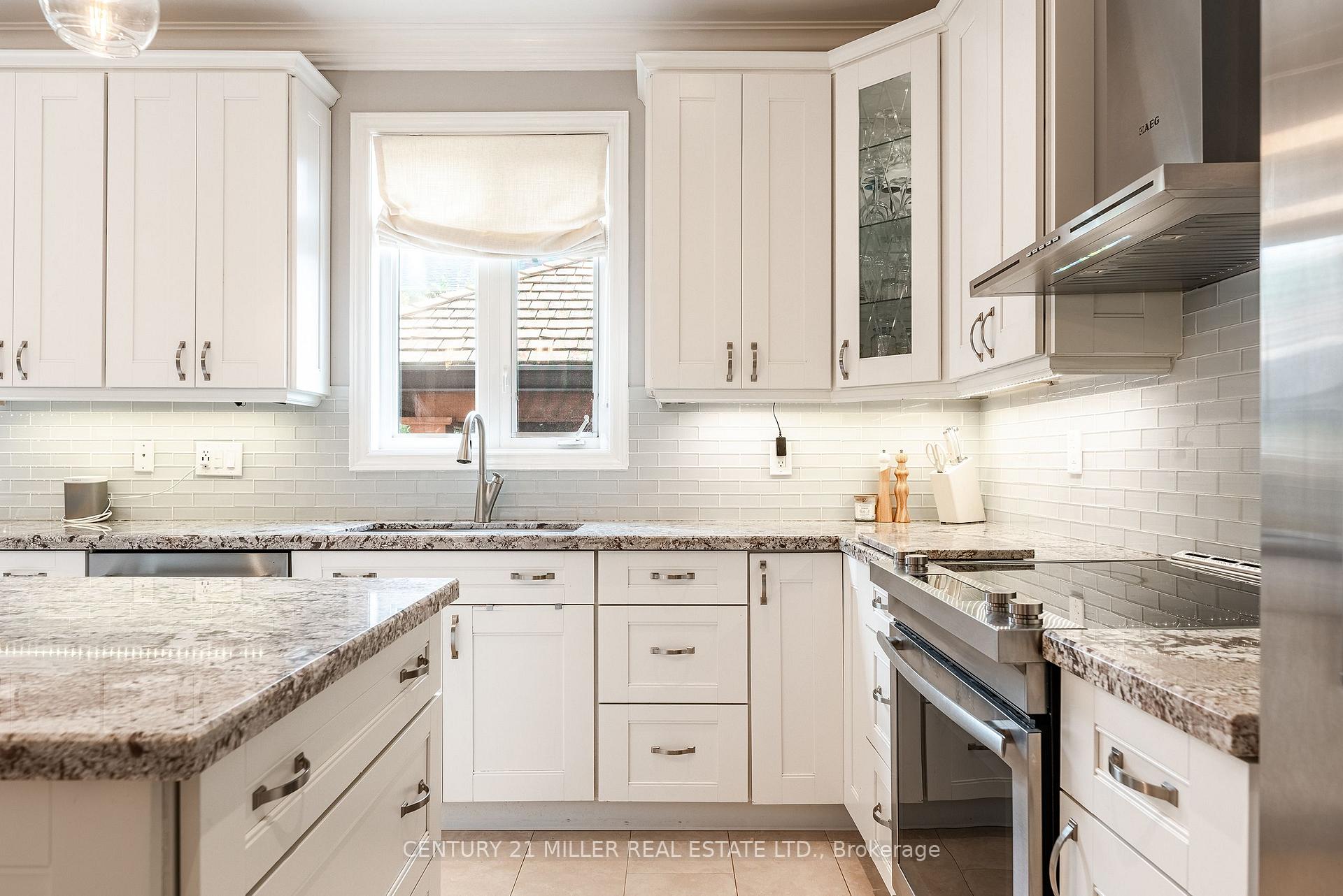 Photo 12 of 2124 Blackforest Crescent, Oakville, Westmount — HOMEH